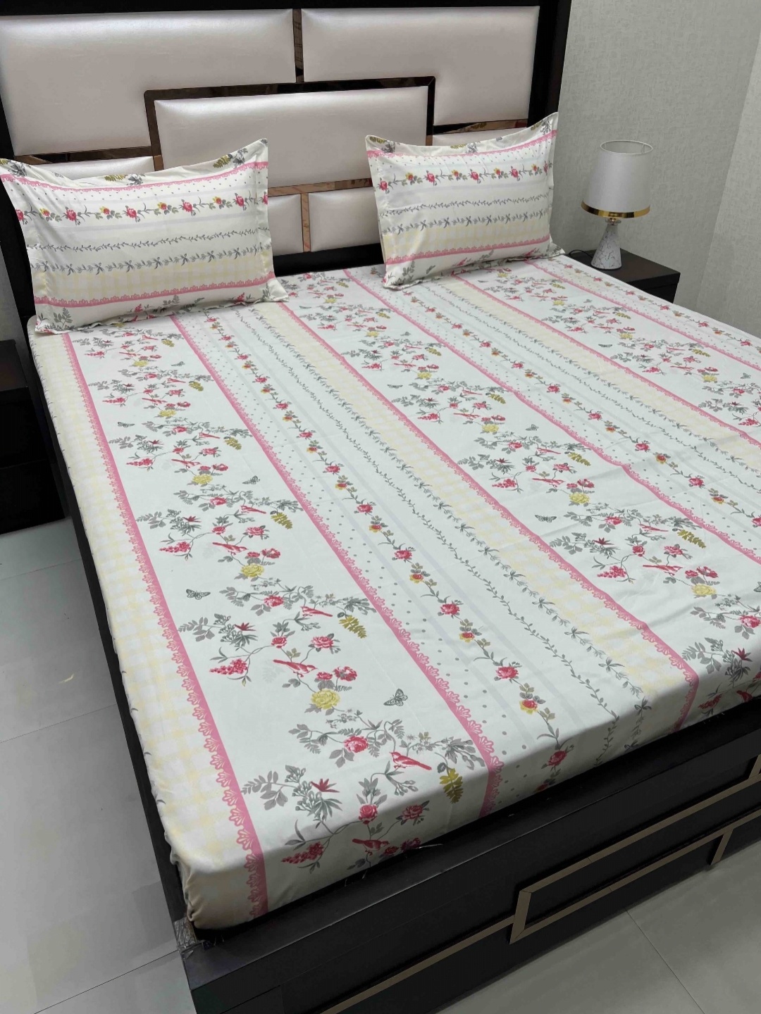

Pure Decor Amulya Green & Pink Floral 210TC Microfiber Queen Bedsheet with 2 Pillow Covers