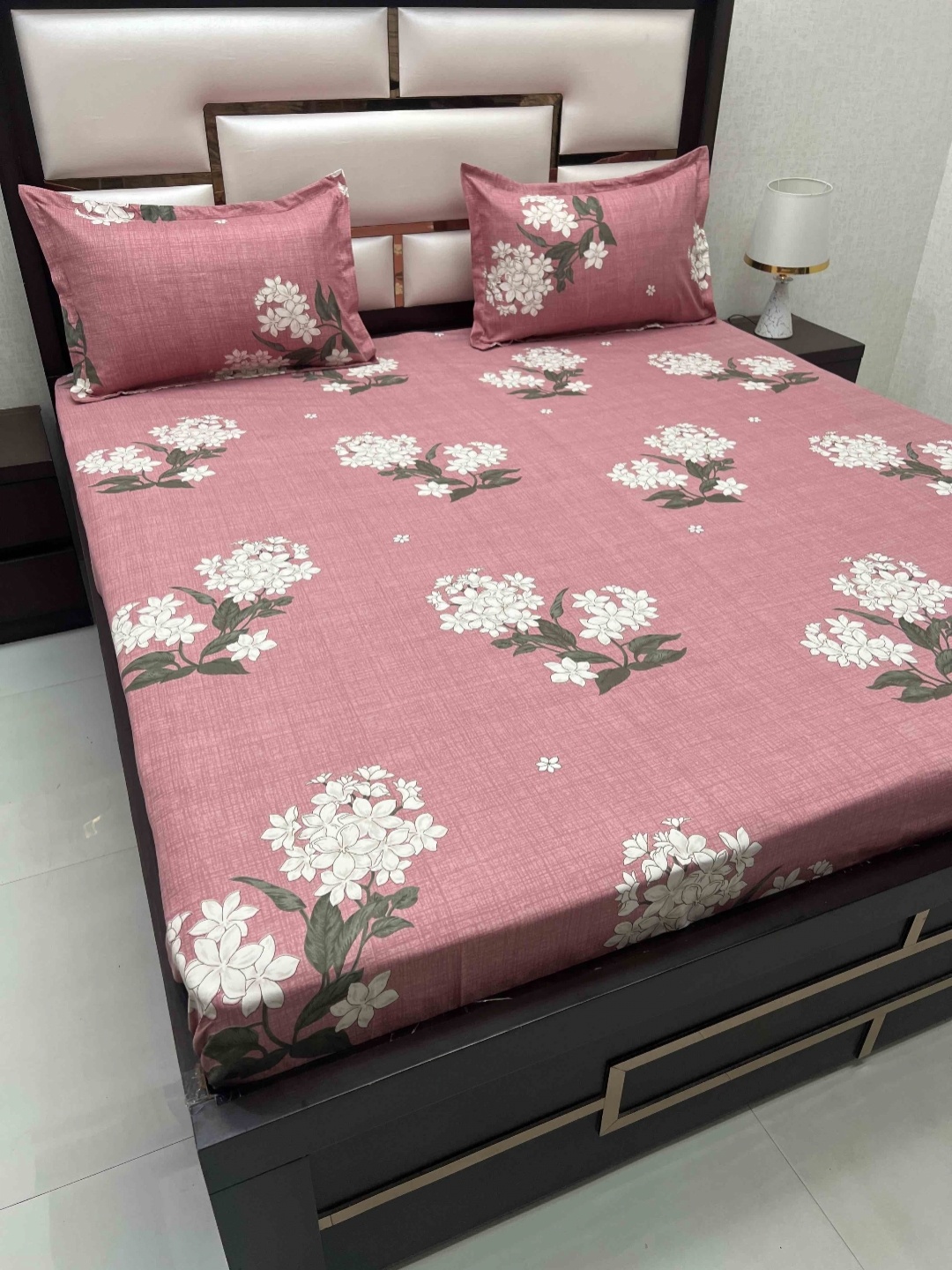

Pure Decor amulya Pink Floral Microfiber 200 TC Queen Bedsheet with 2 Pillow Covers