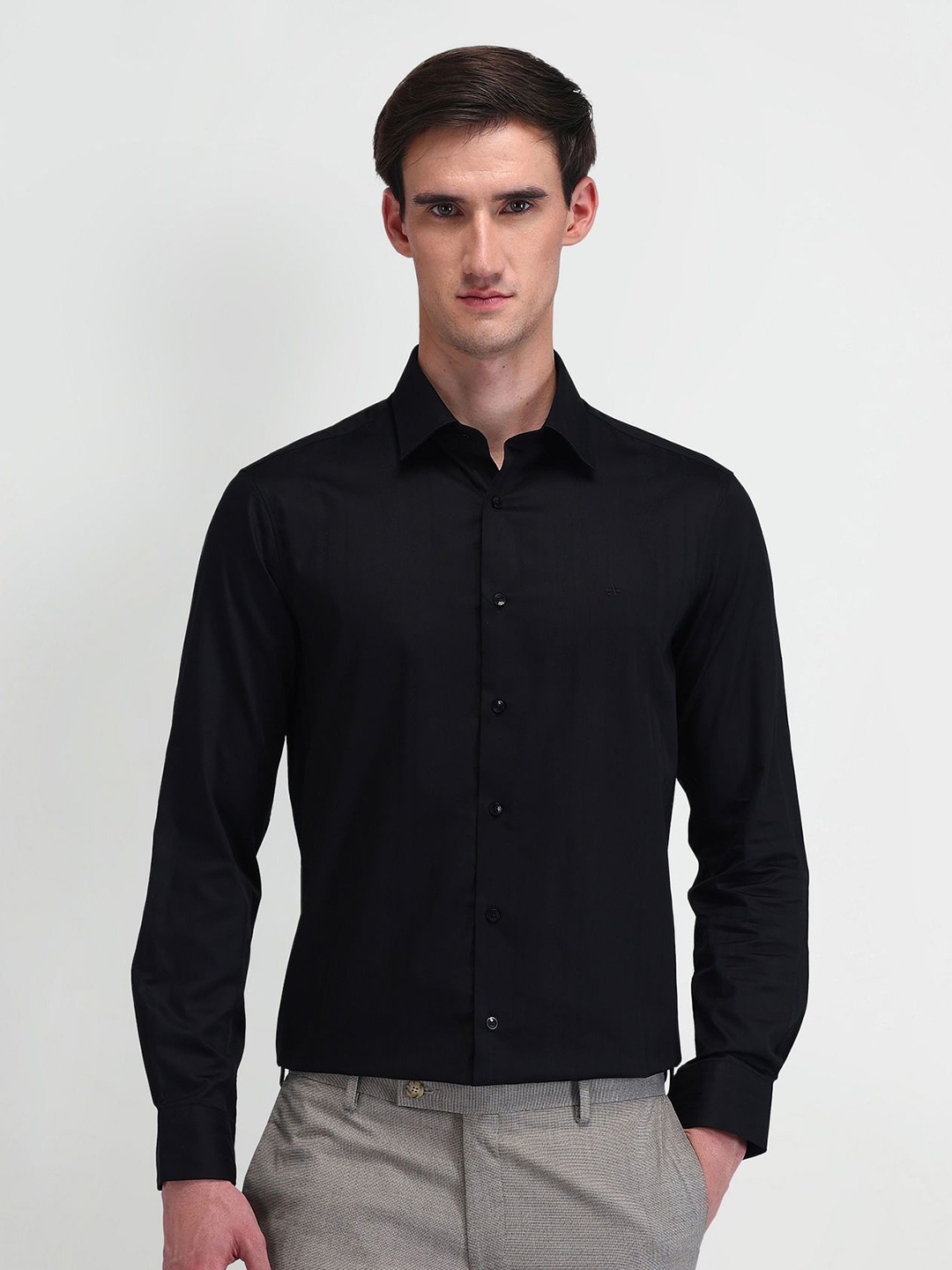 

Arrow Men Comfort Spread Collar Solid Cotton Slim Fit Formal Shirt, Black