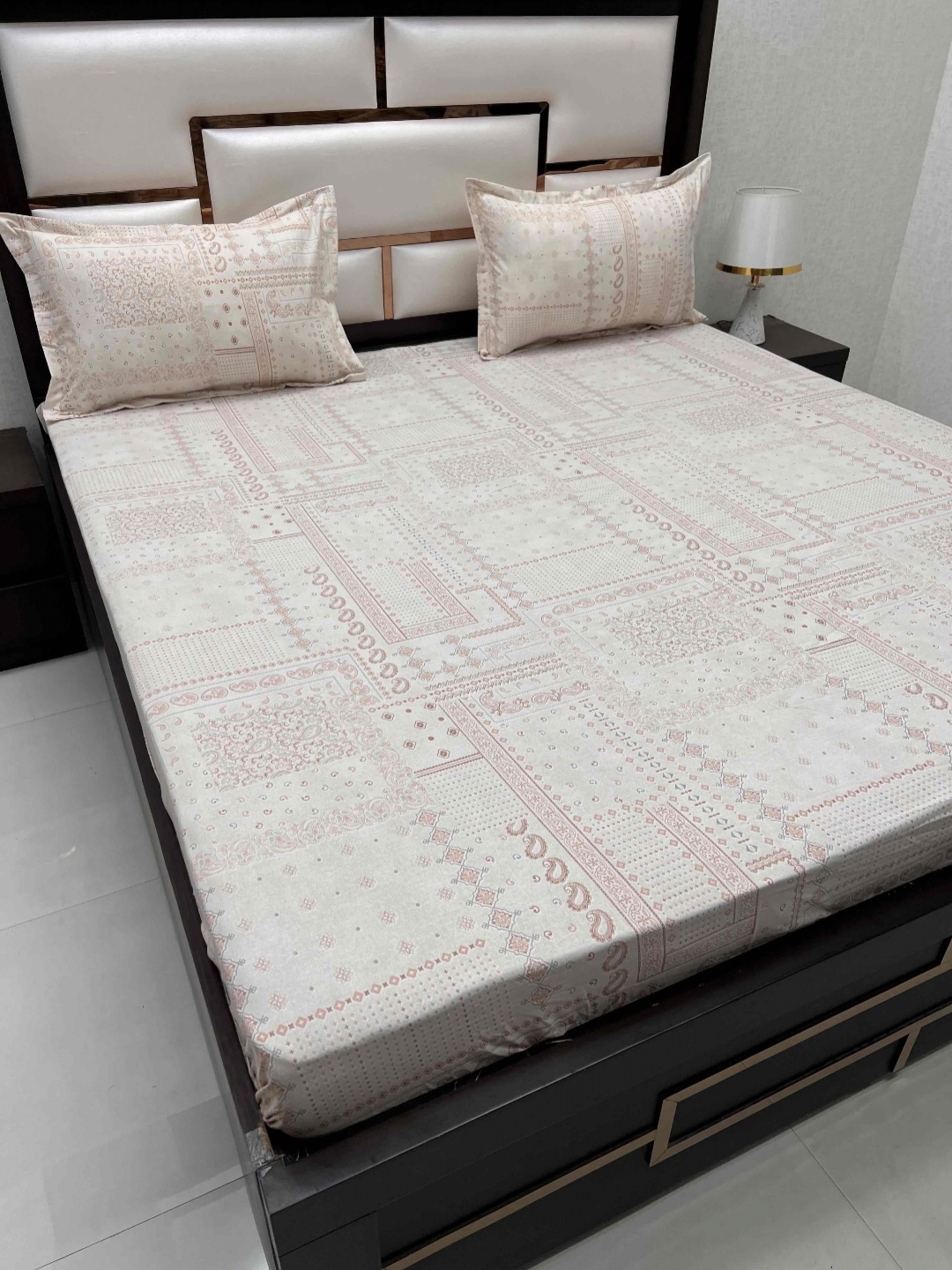 

Pure Decor Ruby Peach Coloured Ethnic Printed 230TC Cotton Fitted King Bedsheet Set