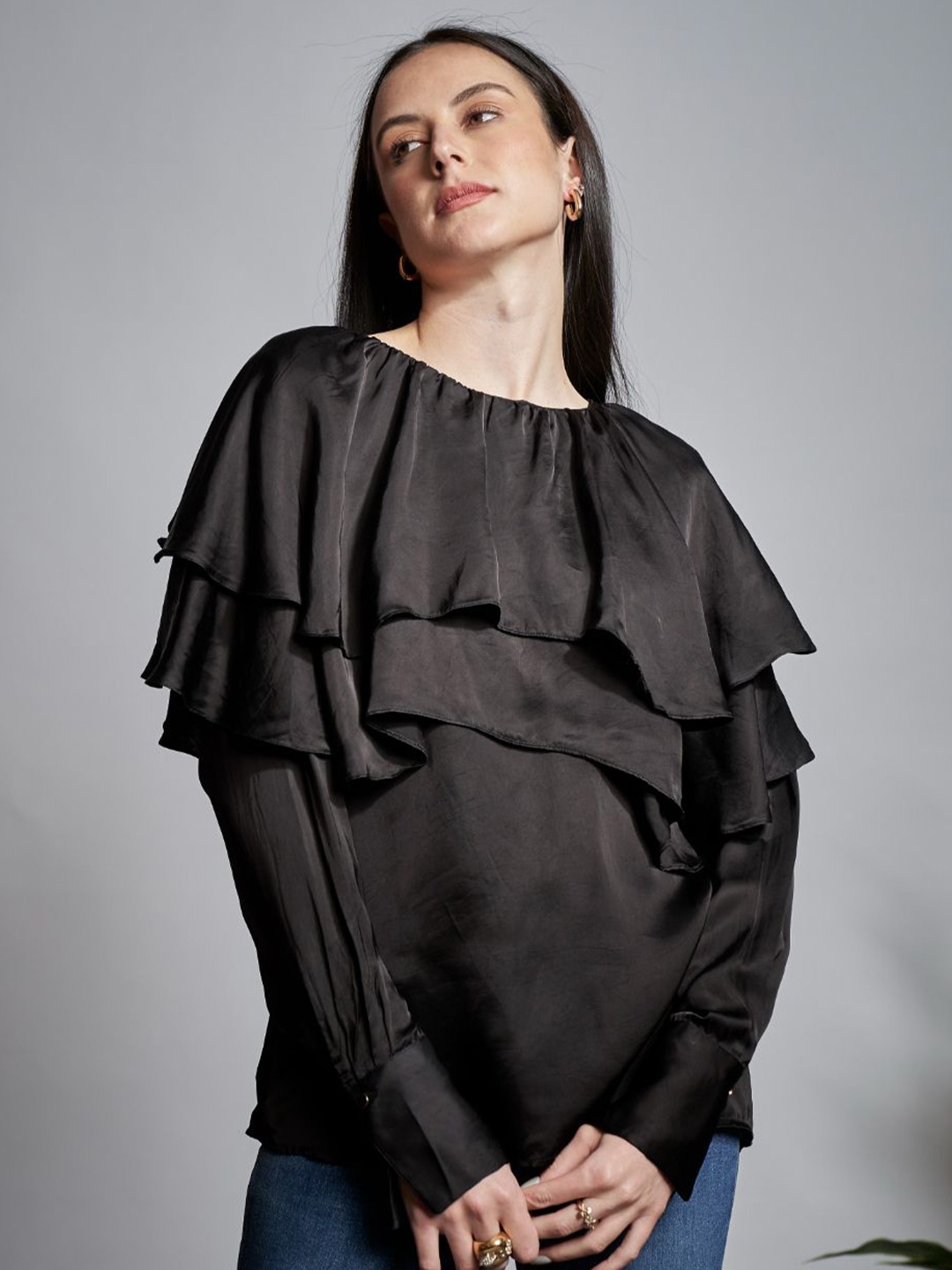 

The Samoa Women Solid Round Neck Top, Black
