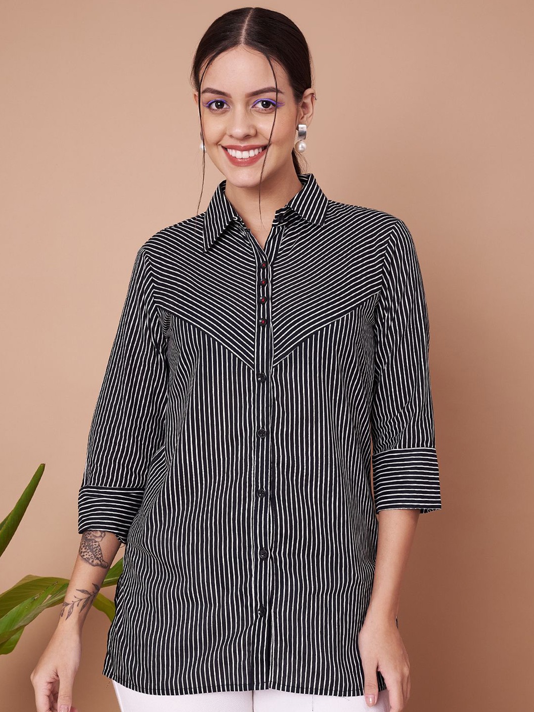 

FABRIC FITOOR Women Smart Opaque Monochrome Striped Casual Shirt, Black