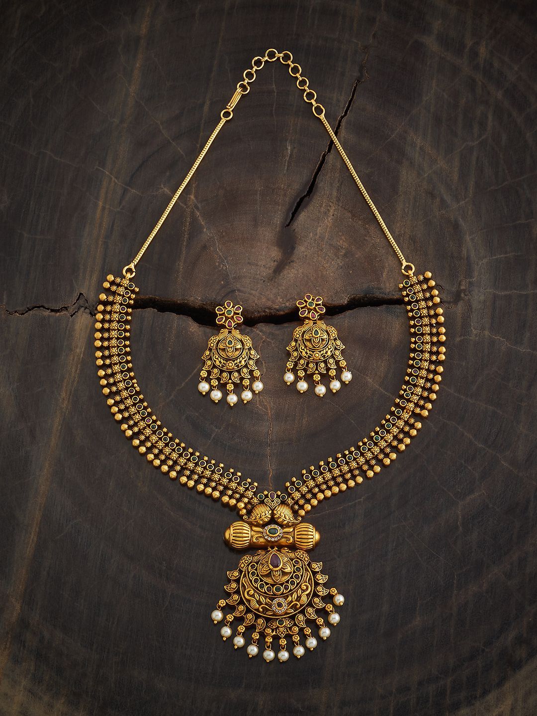 

Kushal's Fashion Jewellery Gold-Plated Stone Studded & Beaded jewellery Set