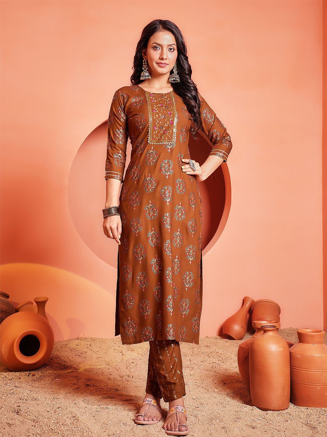 

ARADHNA Floral Printed Regular Gotta Patti Straight Kurta with Trousers, Brown