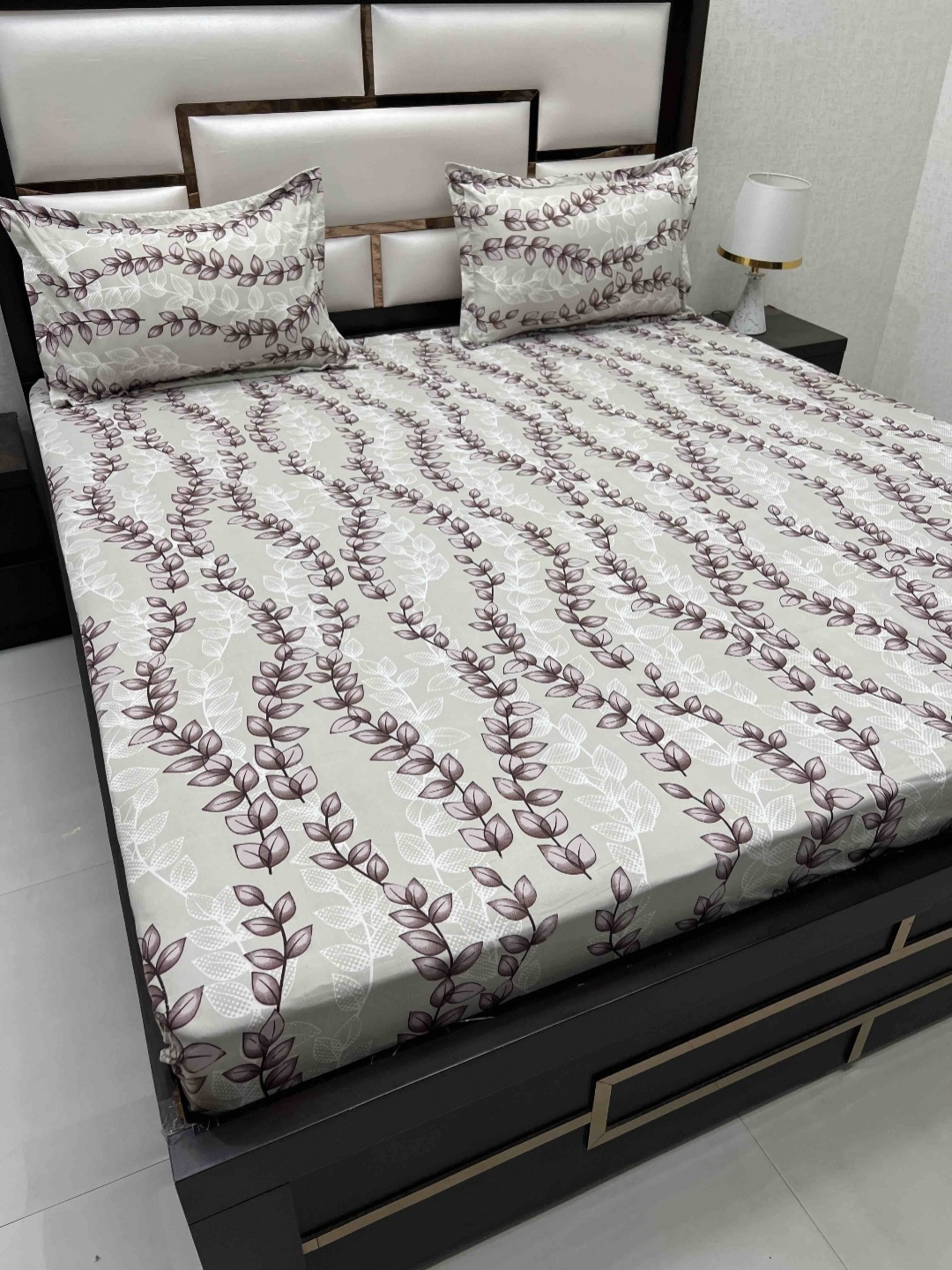 

Pure Decor Amulya Grey & White Floral 210 TC Microfiber Queen Bedsheet & 2 Pillow Covers