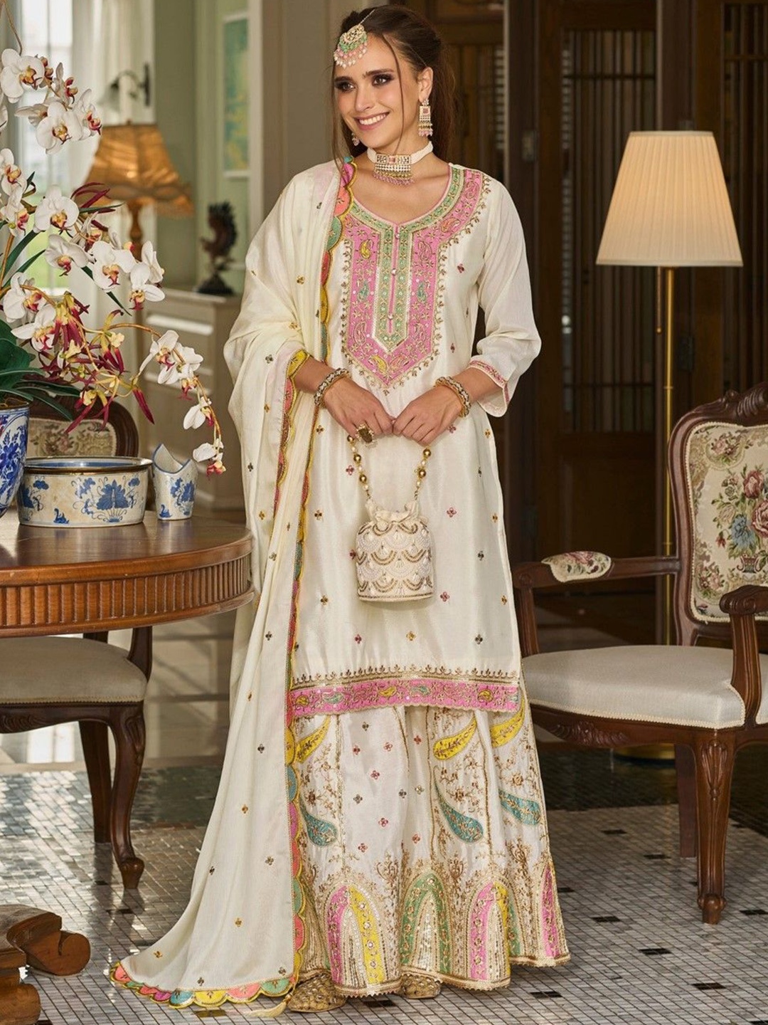 

AUTUMN LANE Ethnic Motifs Embroidered Straight Kurta With Palazzo & Dupatta, White