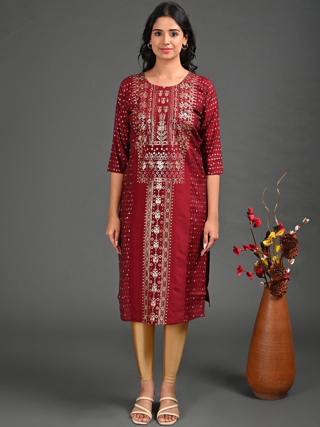 

GOLDSTROMS Floral Printed Round Neck Straight Kurta, Maroon