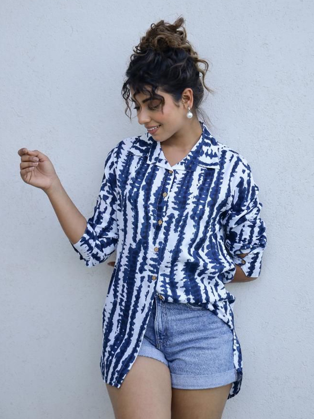 

FLAVIA CREATION Women Cuban Collar Abstract Printed Cotton Casual Shirt, Navy blue