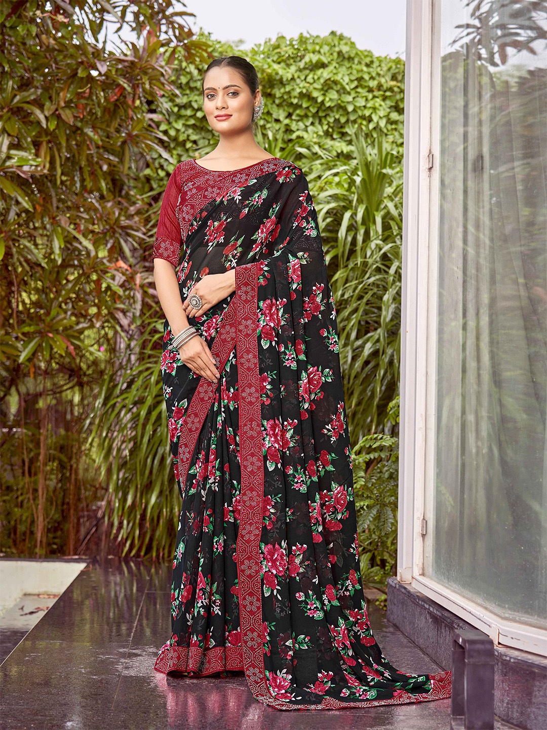 

Zeekha Floral Beads and Stones Pure Georgette Kanjeevaram Printed Saree, Black