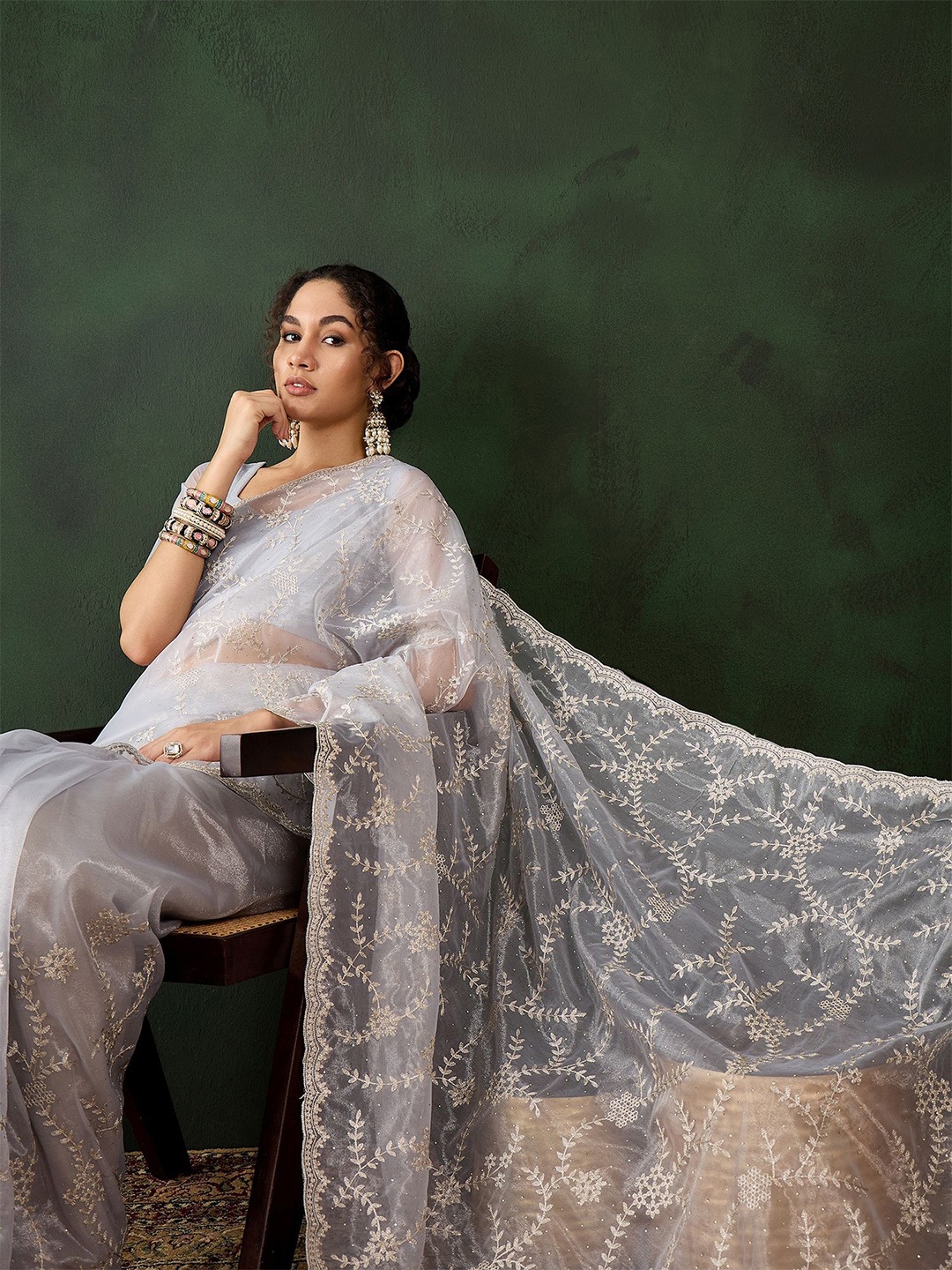 

Sangria Embroidered Saree With Blouse Piece, Silver