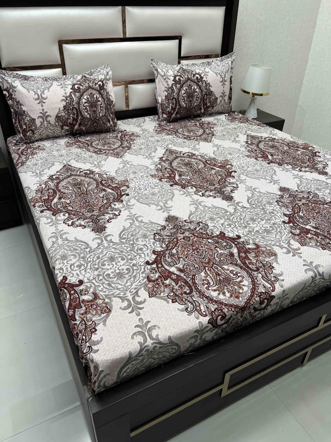 

Pure Decor Amulya Maroon & White Ethnic Motifs 220 TC Queen Bedsheet with 2 Pillow Covers