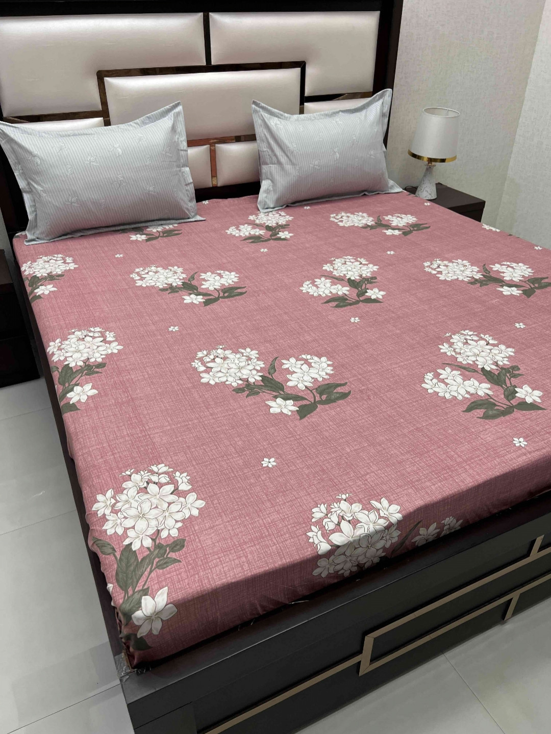 

Pure Decor Manor Pink & White Printed 230 TC Microfiber Fitted Super King Bedsheet Set