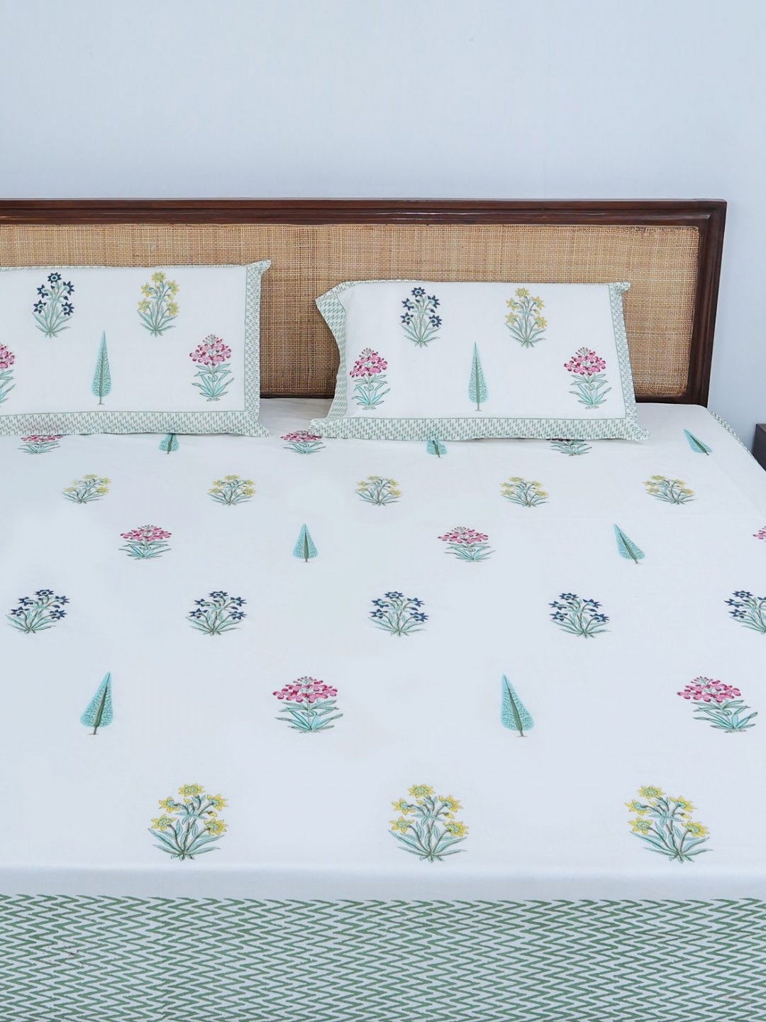 

Plarsh Comfort Jaipuri White Ethnic 180 TC Cotton Double Queen Bedsheet & 2 Pillow Covers