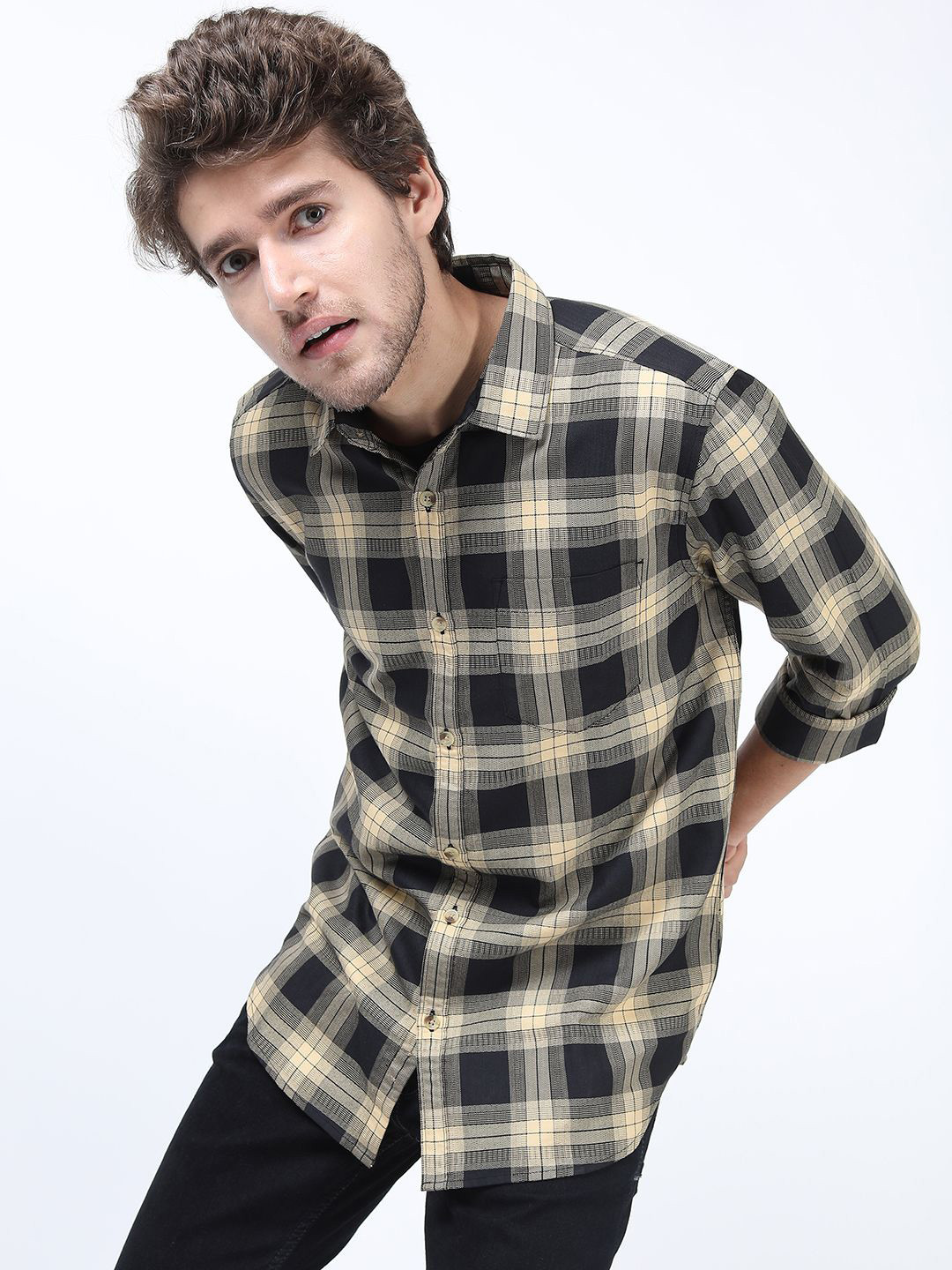

HIGHLANDER Men Checked Casual Slim Fit Shirt, Black