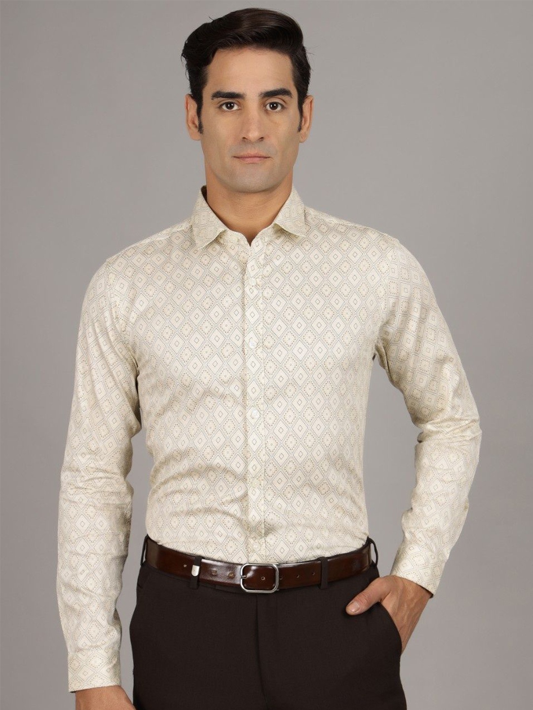 

Gavin Paris Men Original Spread Collar Geometric Printed Cotton Semiformal Shirt, Beige