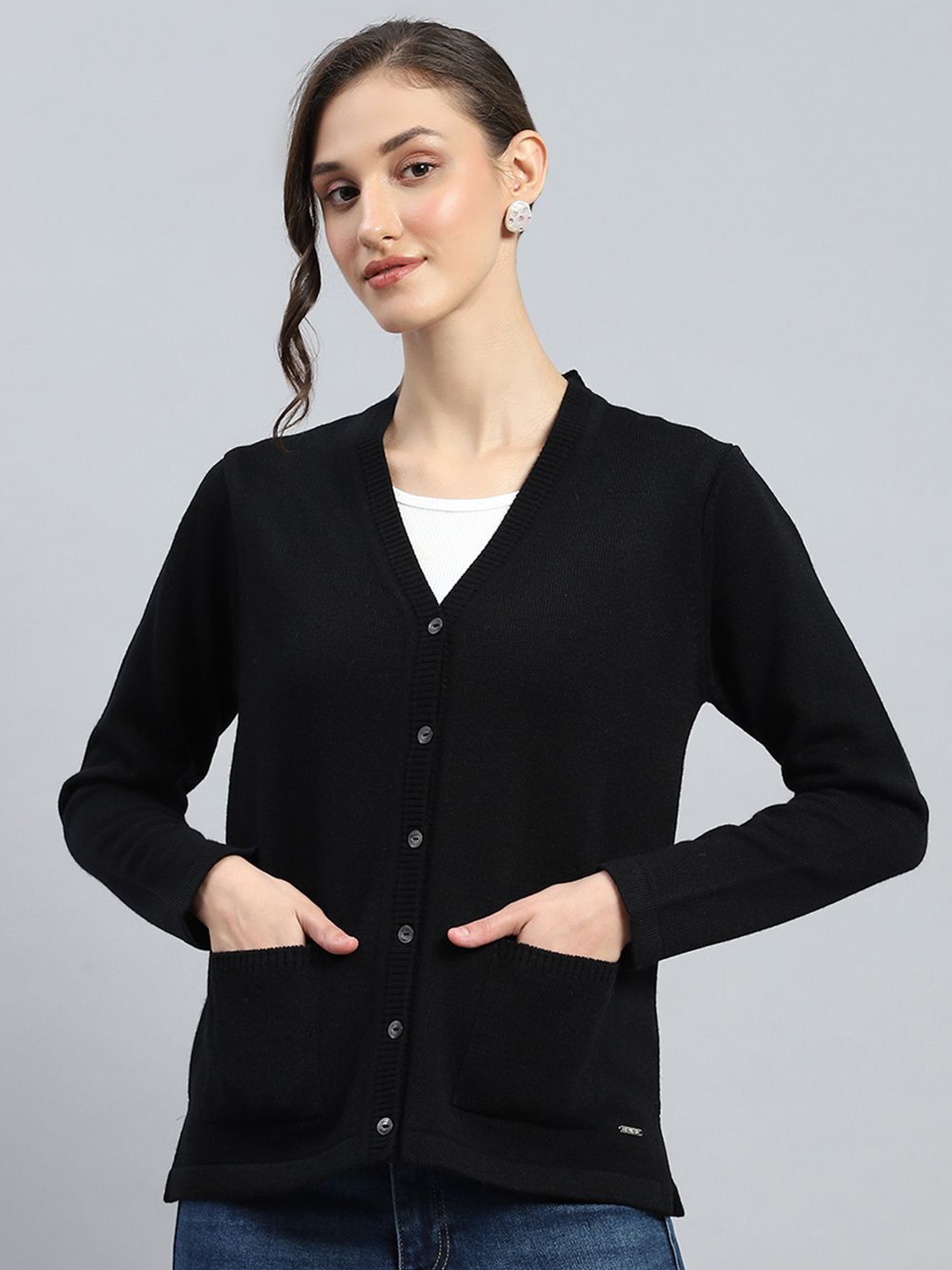 

Monte Carlo Women Solid V Neck Cardigan, Black