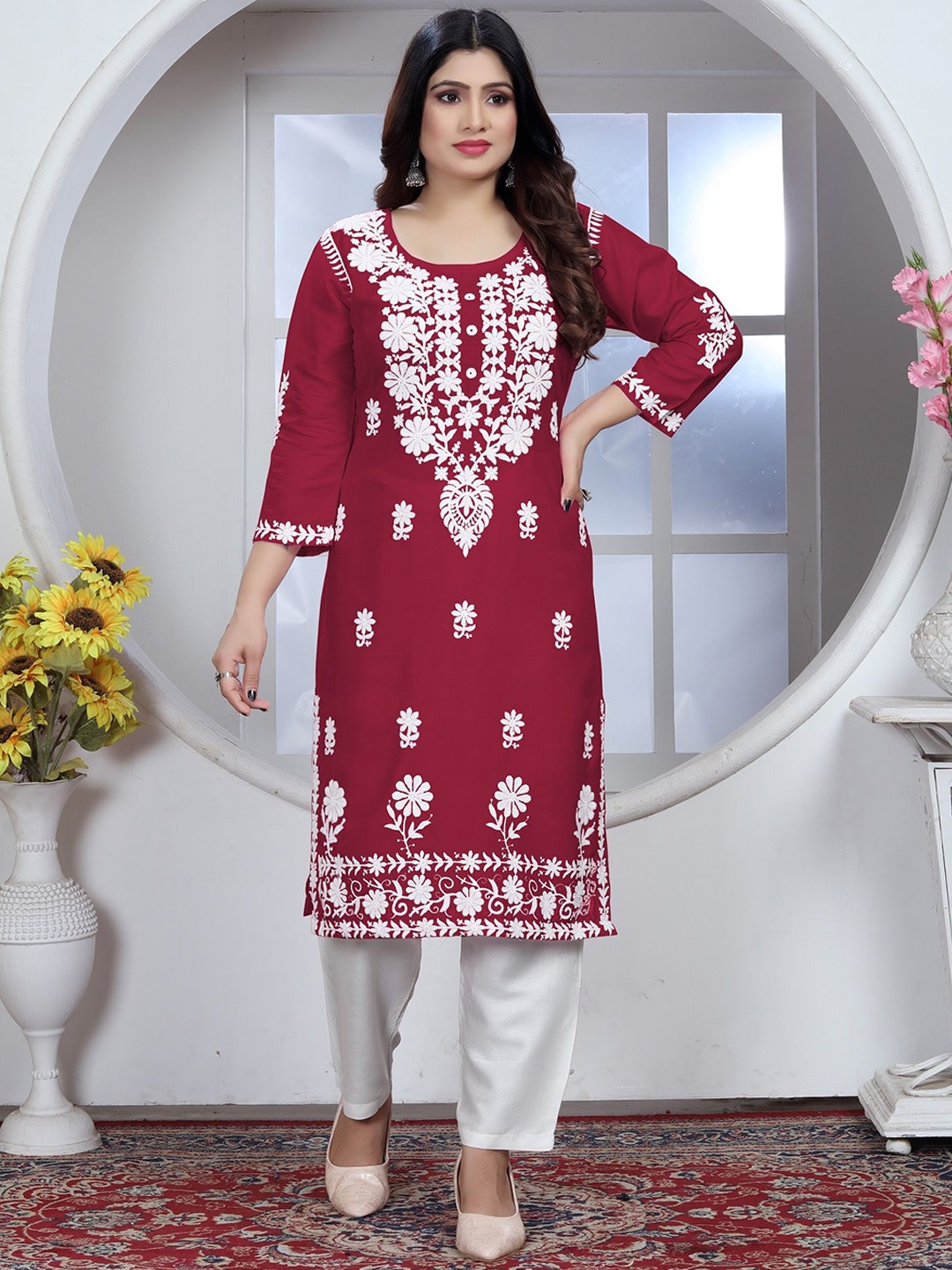 

Aika Floral Embroidered Regular Thread Work Straight Kurta with Trousers, Maroon