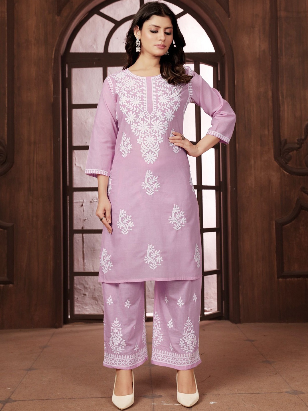 

LADY SHOPI Floral Embroidered Chikankari Pure Cotton Kurta with Palazzo, Pink