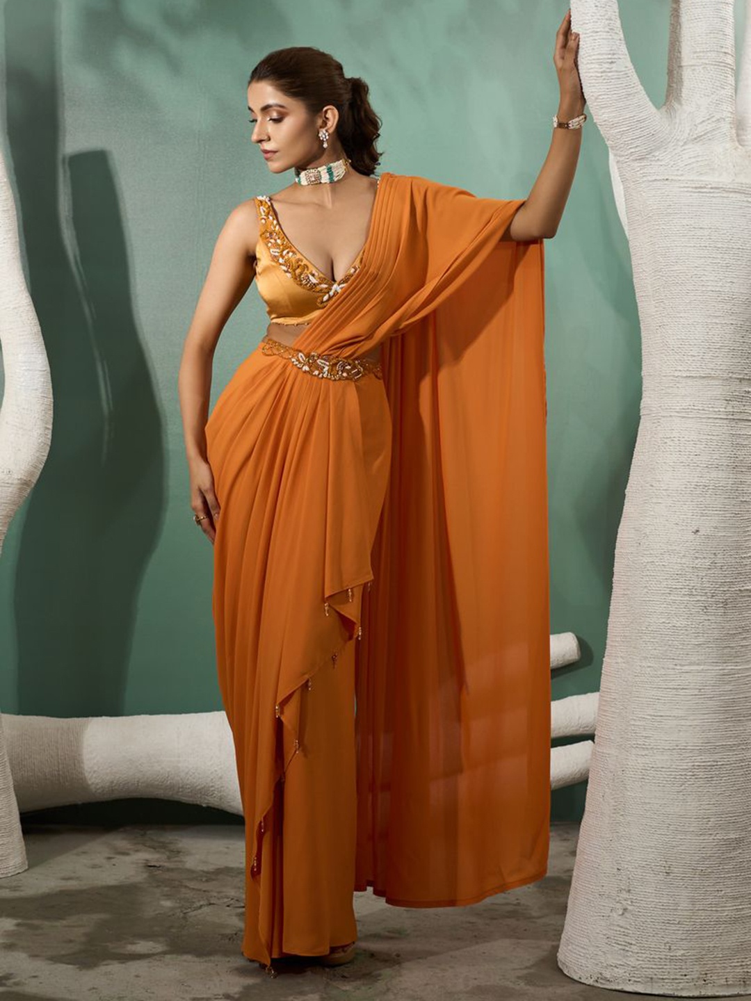 

ONE KNOT ONE Women Solid Ready to Wear Saree, Yellow