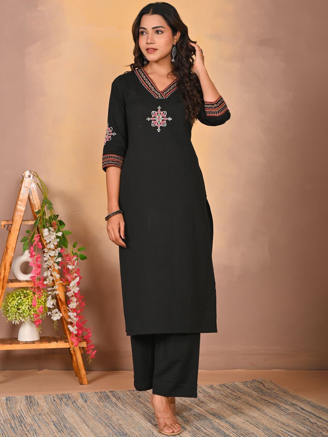 

Neemiya Floral Yoke Design Mirror Work V-Neck Straight Kurta With Trouser, Black