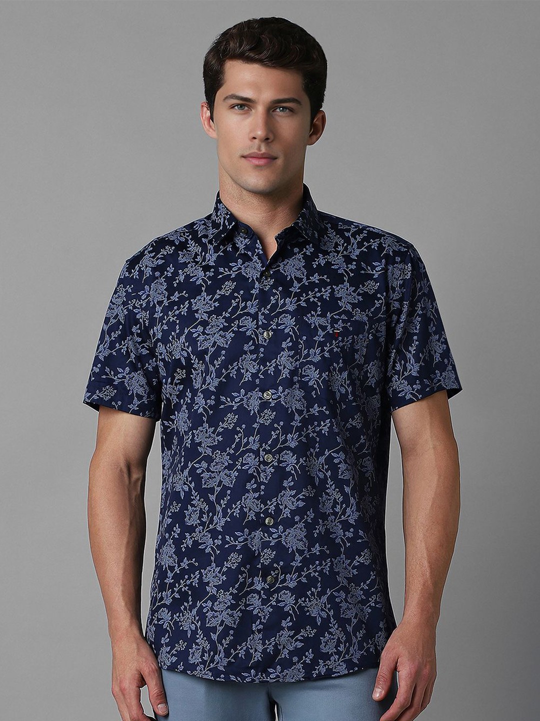 

Louis Philippe Sport Men Spread Collar Floral Printed Cotton Slim Fit Casual Shirt, Navy blue
