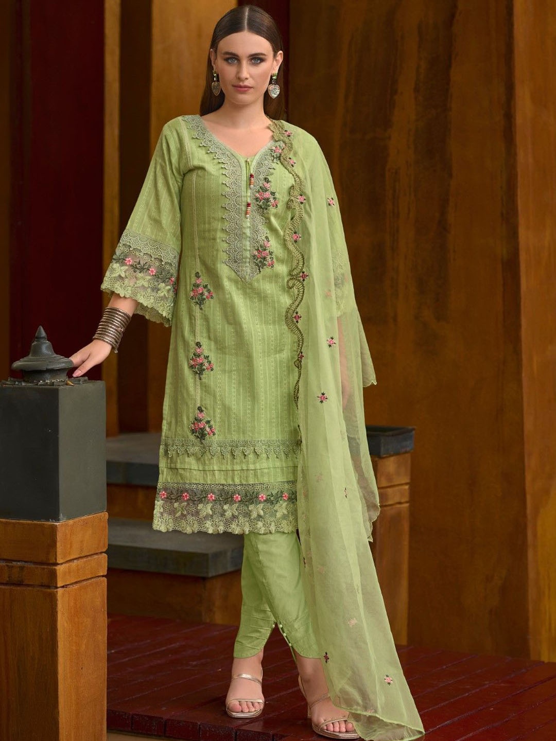 

AUTUMN LANE Floral Embroidered Pure Cotton Straight Kurta With Trousers & Dupatta, Green