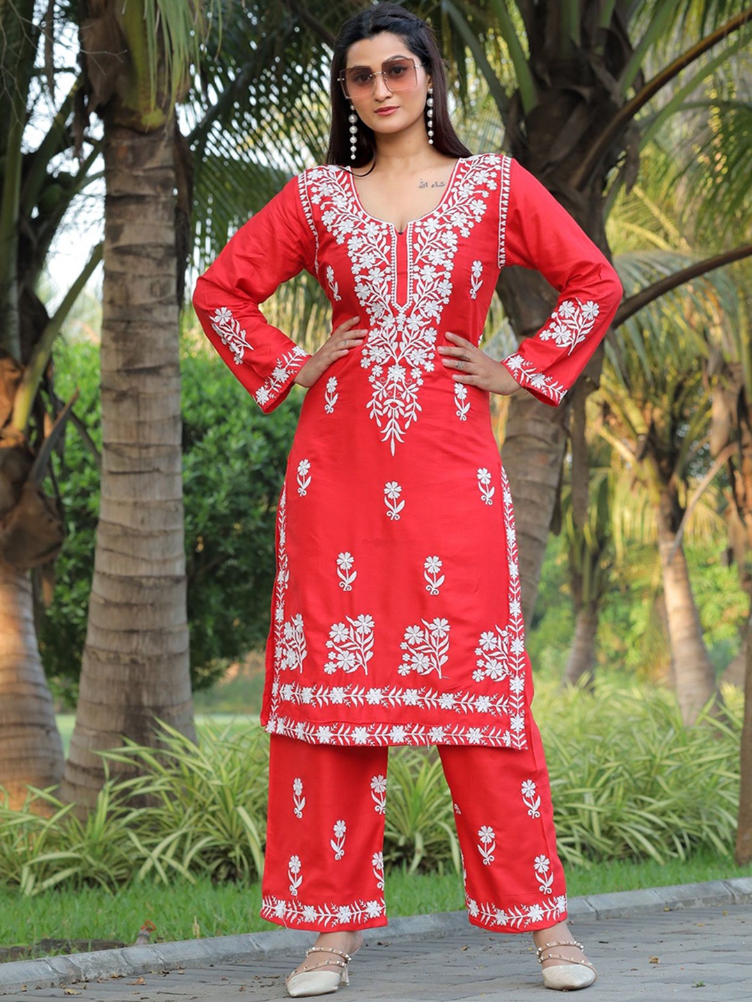 

JULEE Floral Embroidered Straight Kurta with Palazzo, Red