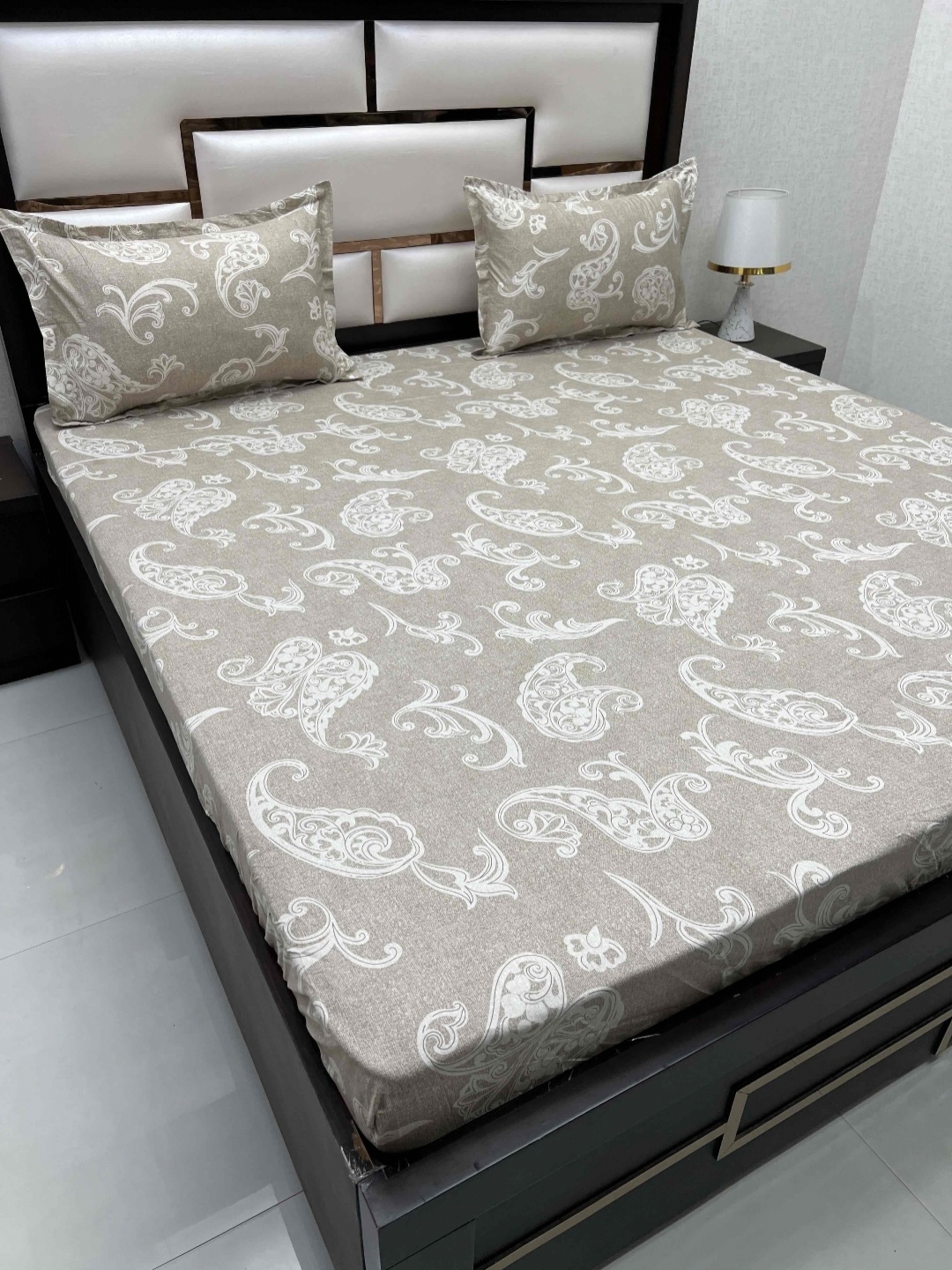 

Pure Decor Royal Velar Green Printed Pure Cotton King Bedsheet with 2 Pillow Covers