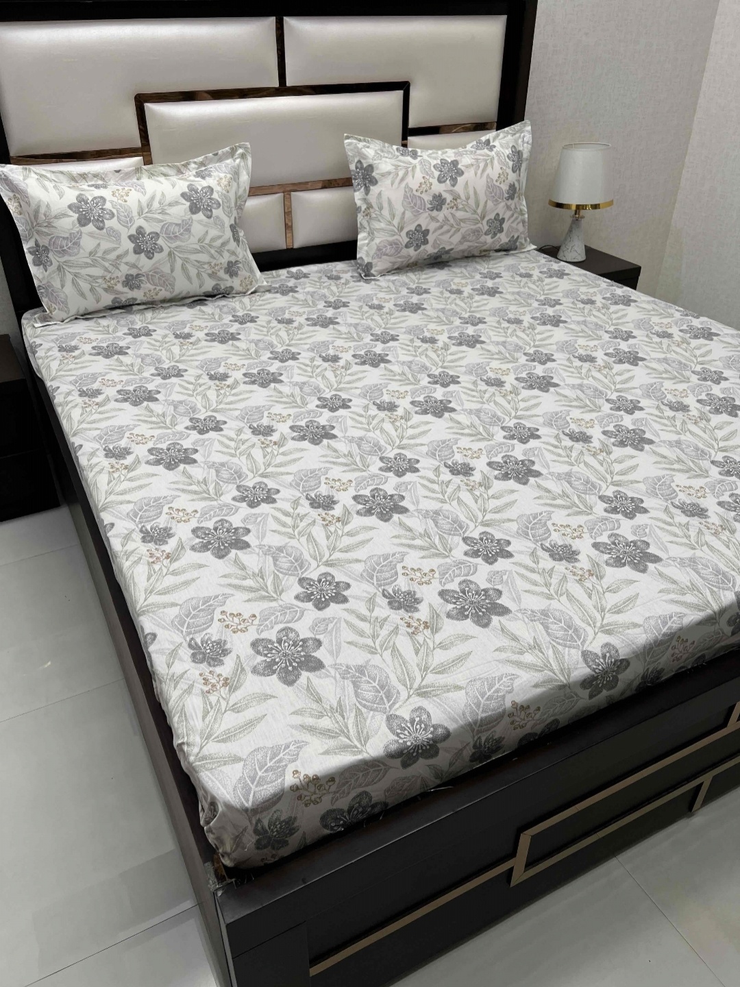 

Pure Decor Royal Velar White Printed 300 TC Pure Cotton King Bedsheet with 2 Pillow Covers