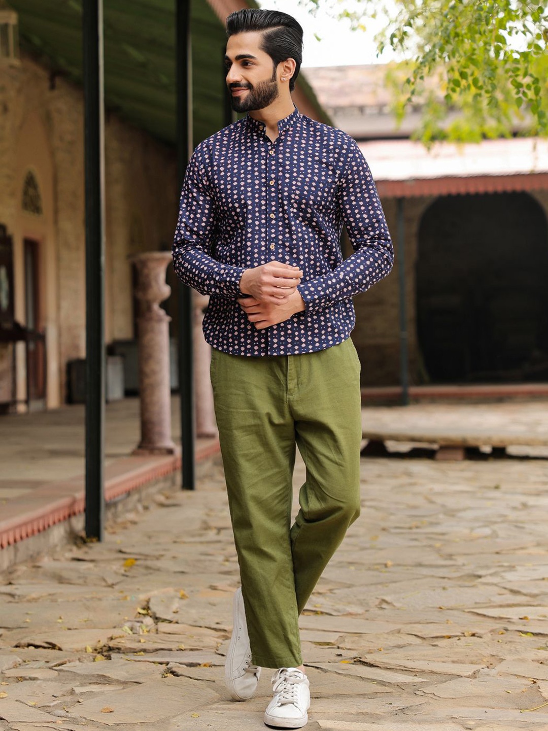 

SAY Men Straight Mandarin Collar Abstract Printed Cotton Casual Shirt, Navy blue