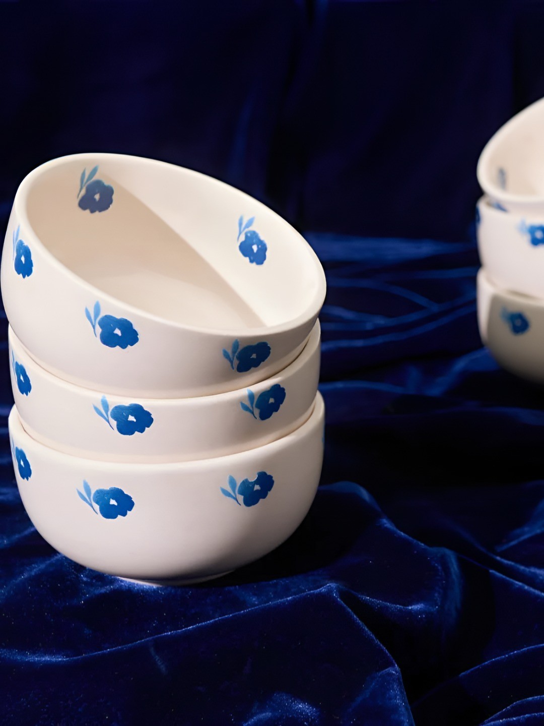 

AMALAFIEE CERAMICS Cream 4 Pieces Printed Ceramic Microwave Safe Matte Serving Bowls