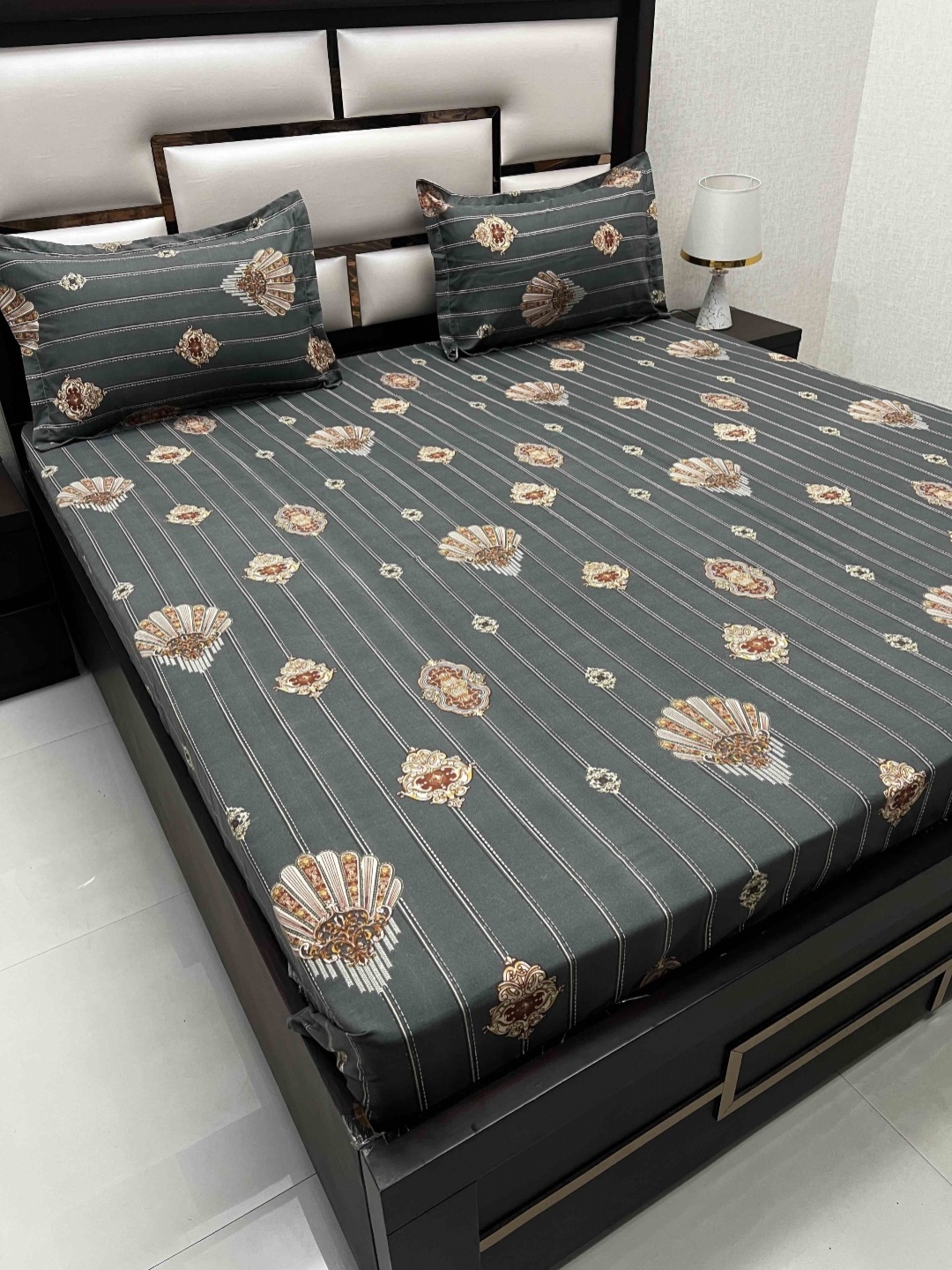 

Pure Decor Amulya Grey Printed 300 TC Microfiber Queen Bedsheet with 2 Pillow Covers