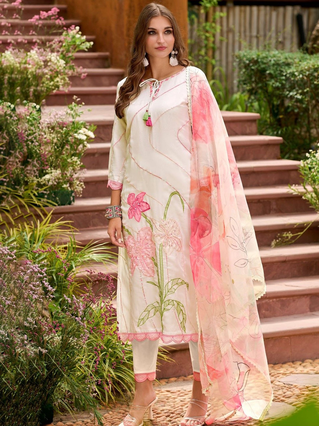 

AUTUMN LANE Floral Printed Pure Cotton Straight Kurta With Trouser & Dupatta, White