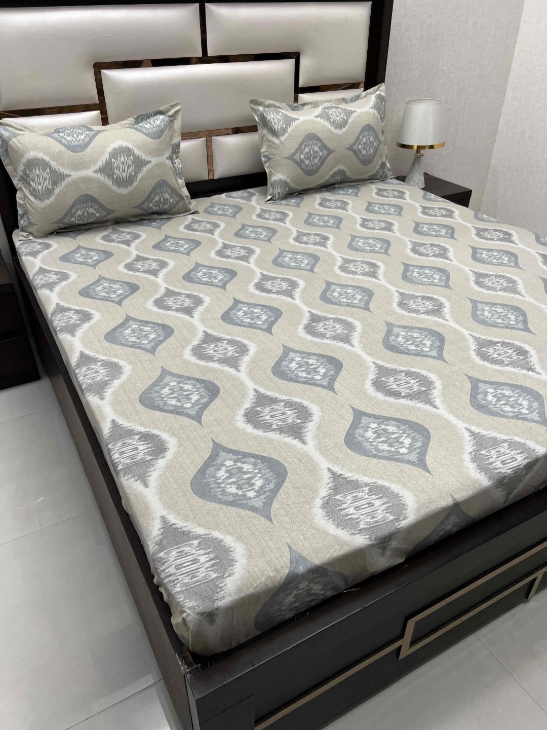 

Pure Decor Velar Fur Sib Grey Ethnic Motifs 350 TC King Bedsheet With 2 Pillow Covers