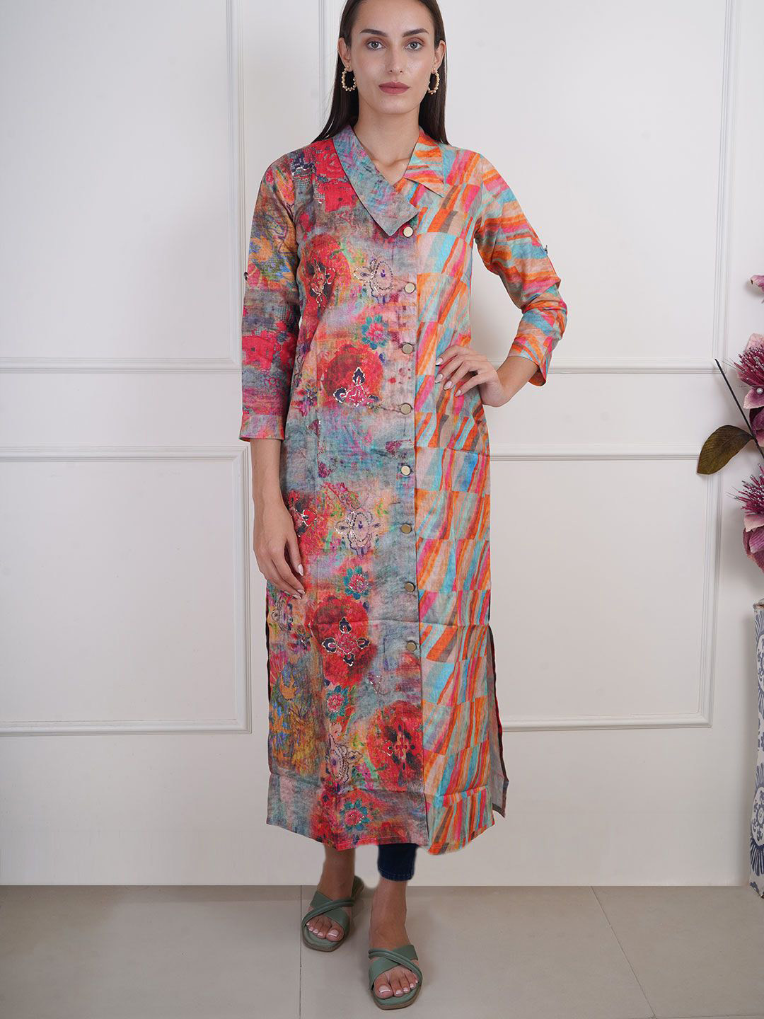

Adwitiya Abstract Printed Sequins Cotton Straight Kurta, Orange