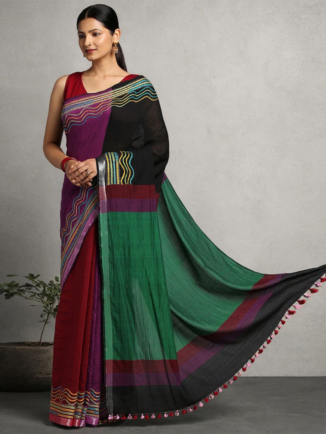 

ArtEastri Colourblocked Embroidered Pure Cotton Saree, Black