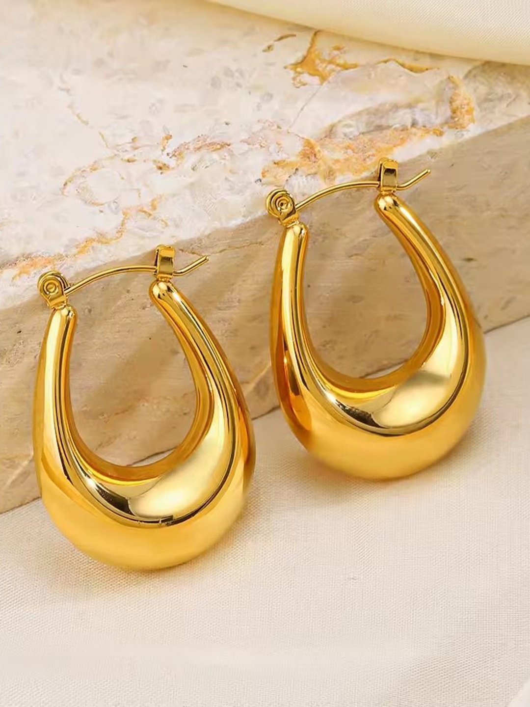 

DIVASTRI Gold-Plated Stainless Steel Contemporary Hoop Earrings