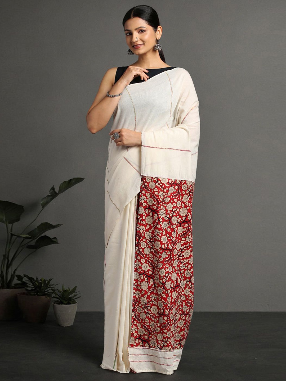 

ArtEastri Ajrak Print Khesh Cotton Saree with Blouse piece, White