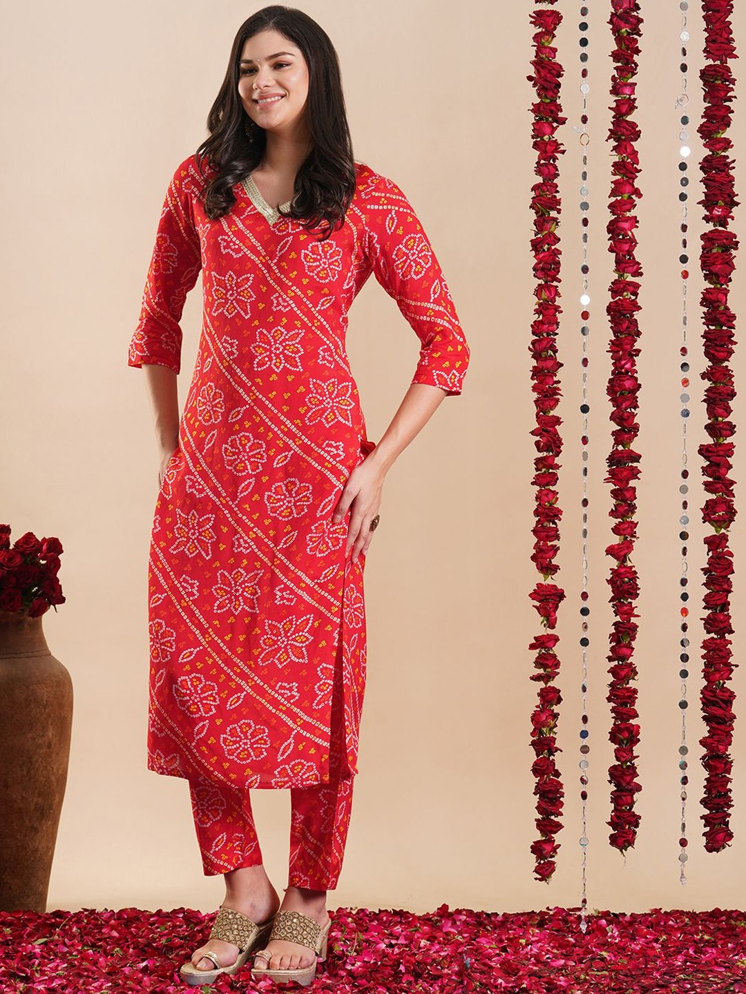 

KALINI Bandhani Printed Straight Kurta with Trousers, Red