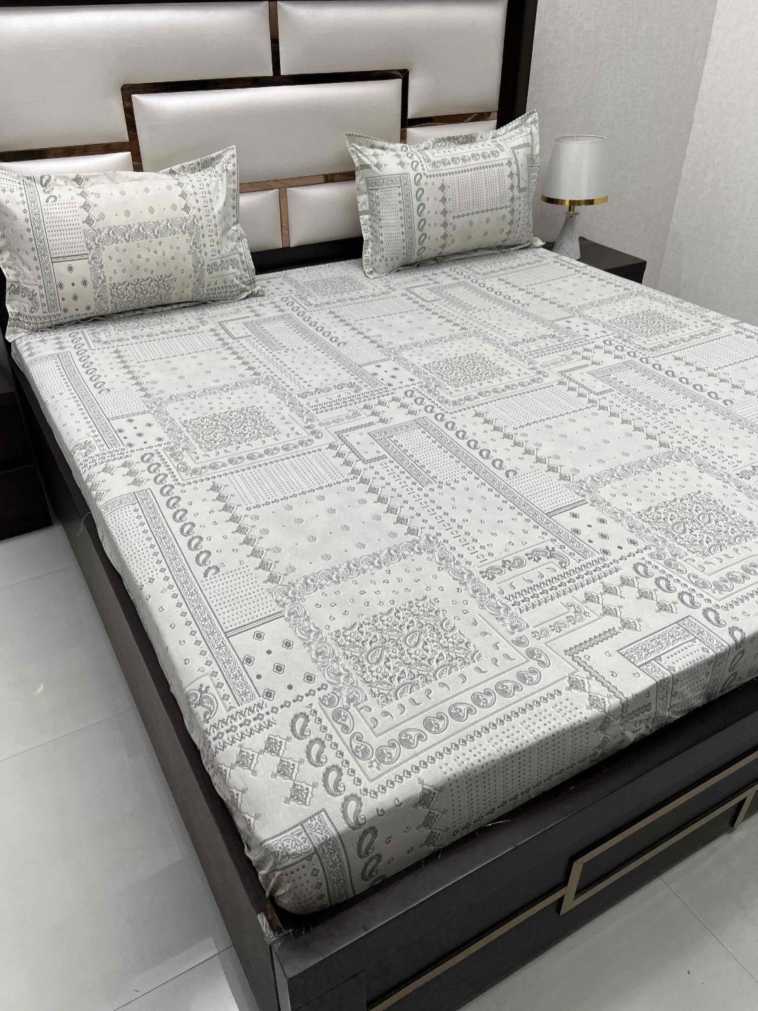 

Pure Decor velar fur sib Green & Grey Pure Cotton King Bedsheet with 2 Pillow Covers