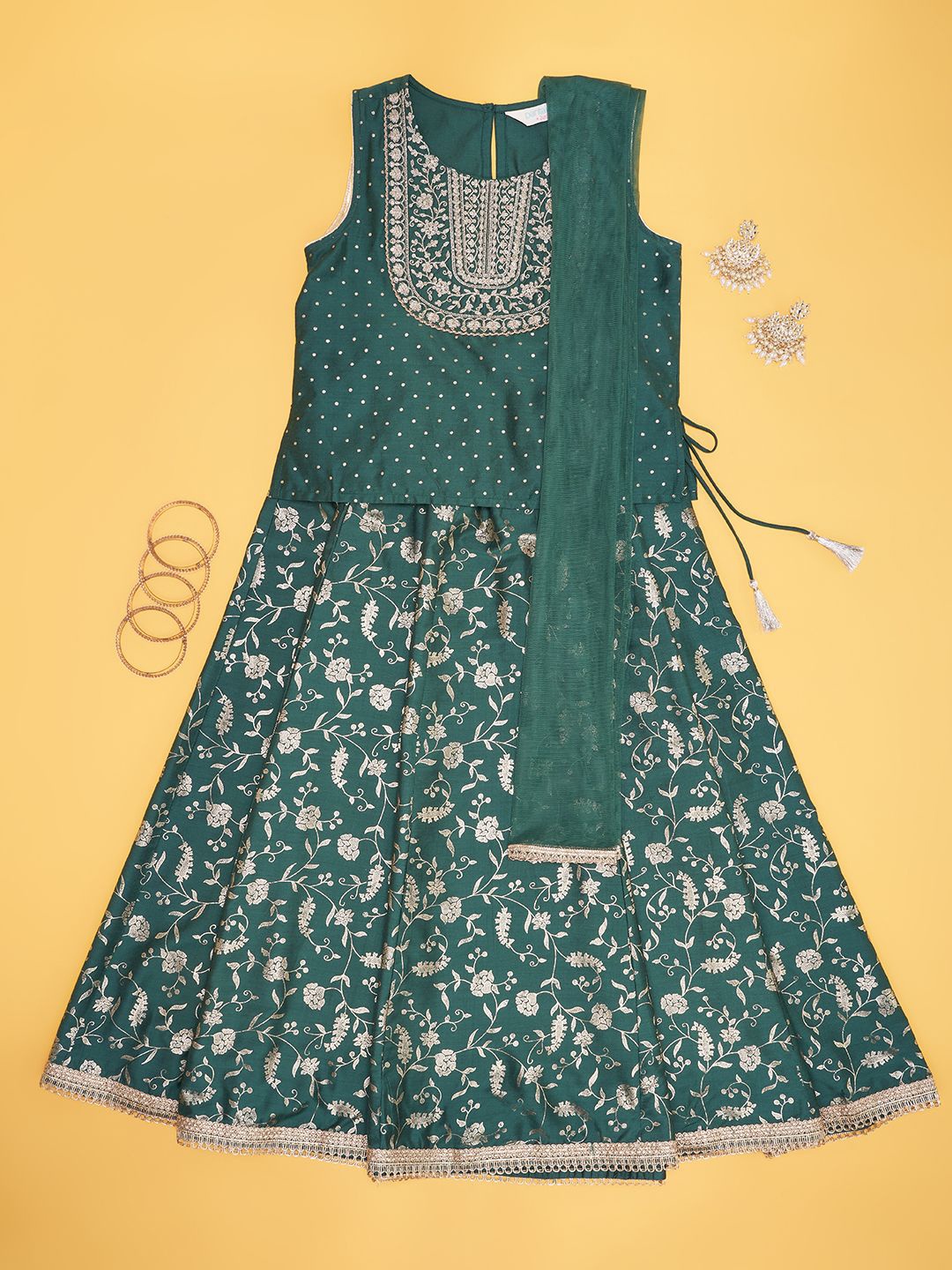 

AKKRITI BY PANTALOONS Girls Embellished Ready to Wear Lehenga & Blouse With Dupatta, Turquoise blue