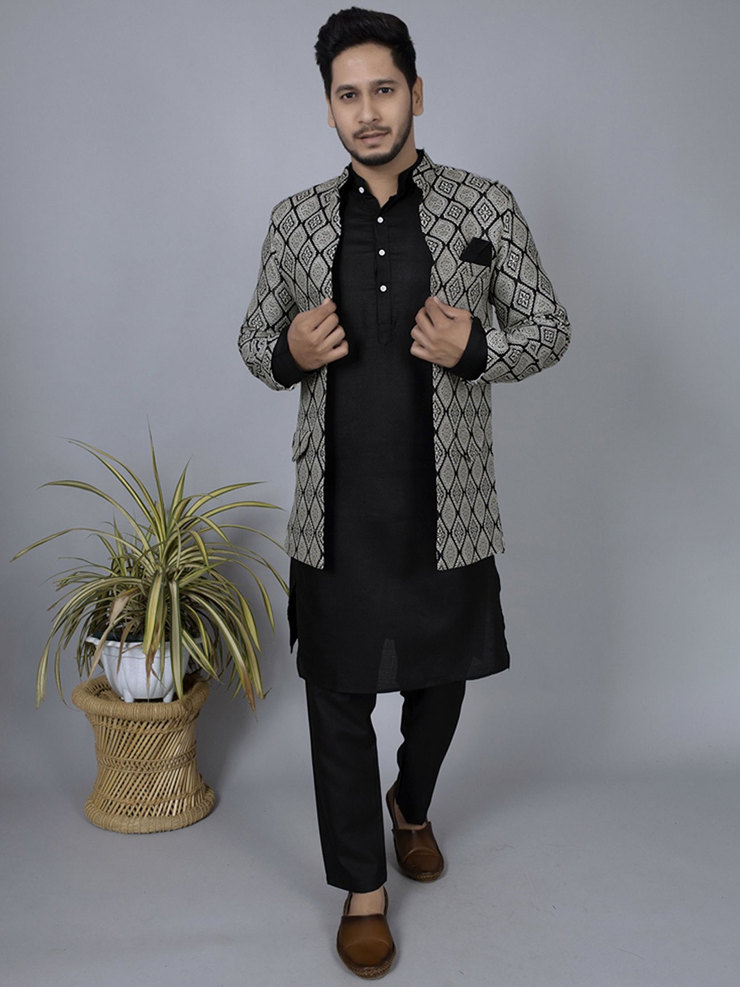 

Xepon Mandarin Collar Kurta With Trousers & Jacket, White