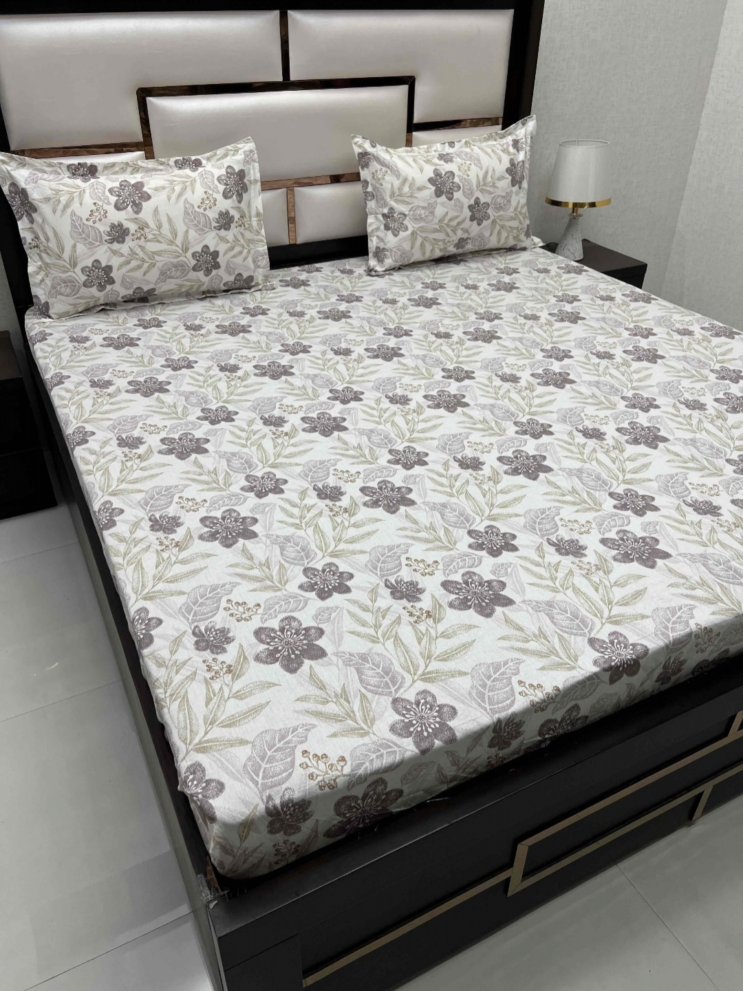 

Pure Decor Royal Velar Grey Printed 240 TC Pure Cotton King Bedsheet with 2 Pillow Covers