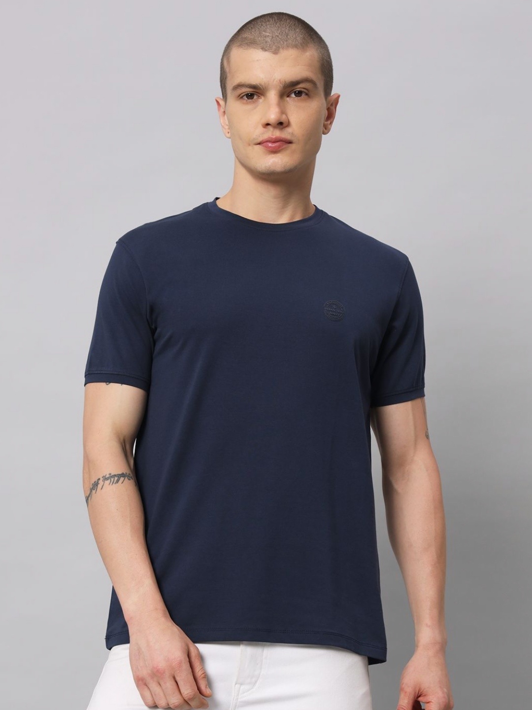 

URBAN TRAIL Men Solid Round Neck Cotton T-shirt, Navy blue
