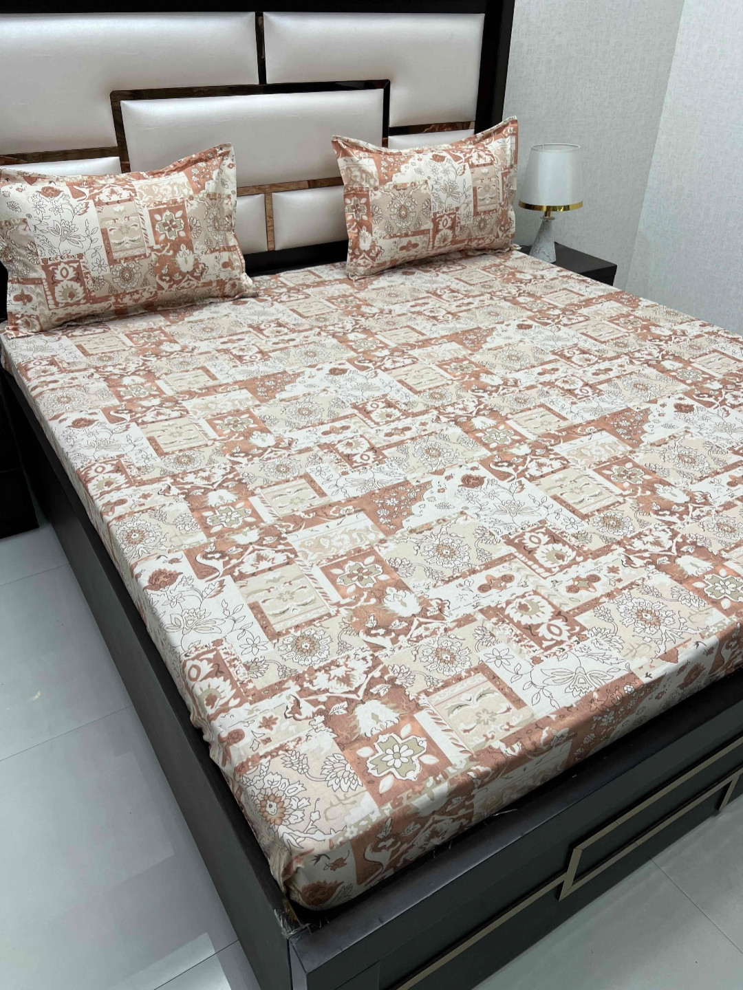 

Pure Decor Sapphire Orange Floral Fitted Cotton 400 TC King Bedsheet With 2 Pillow Covers