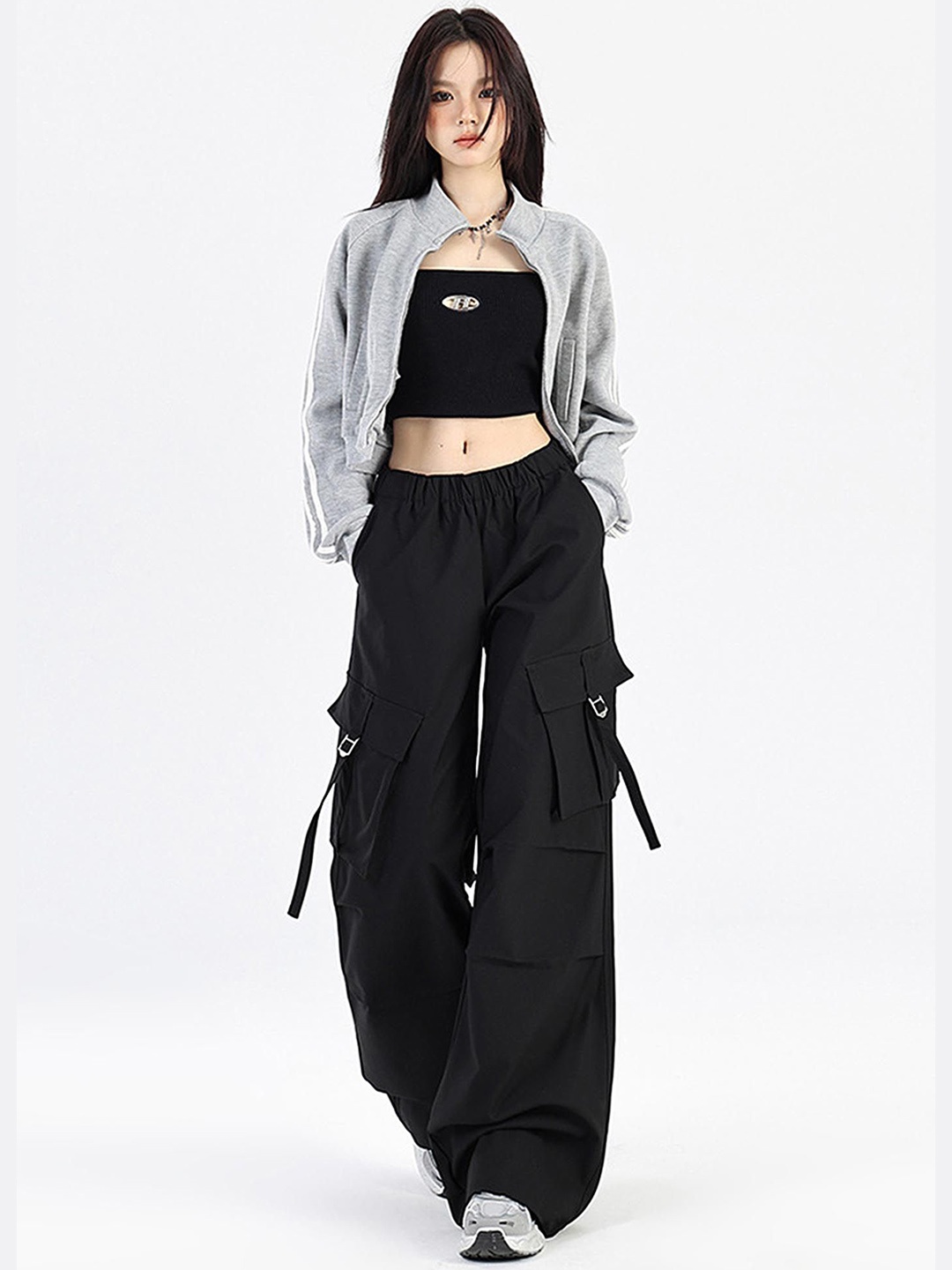 

LULU & SKY Women Loose Fit Cargos Trousers, Black