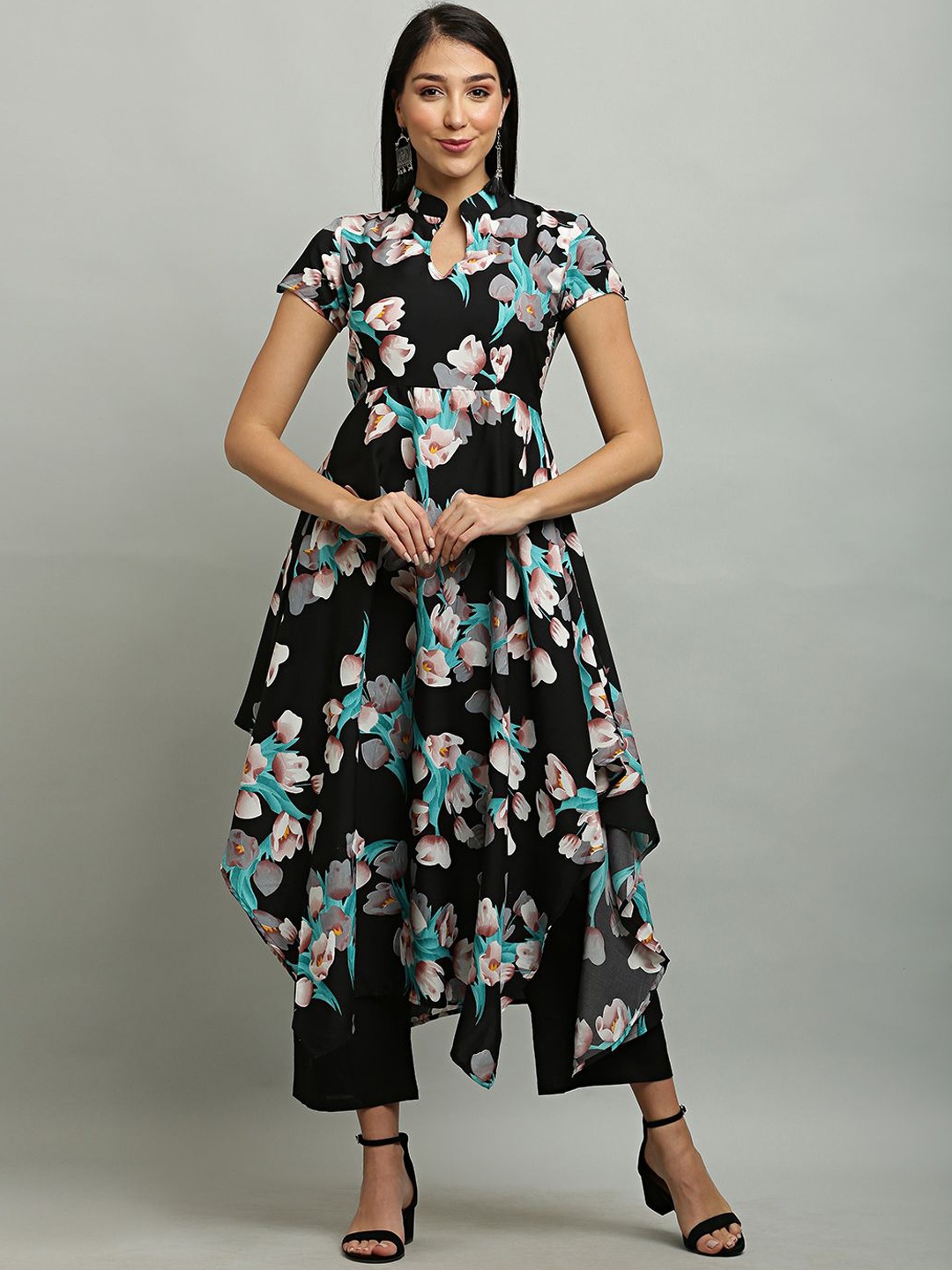

EZIS FASHION Women Floral Printed Kurta, Black
