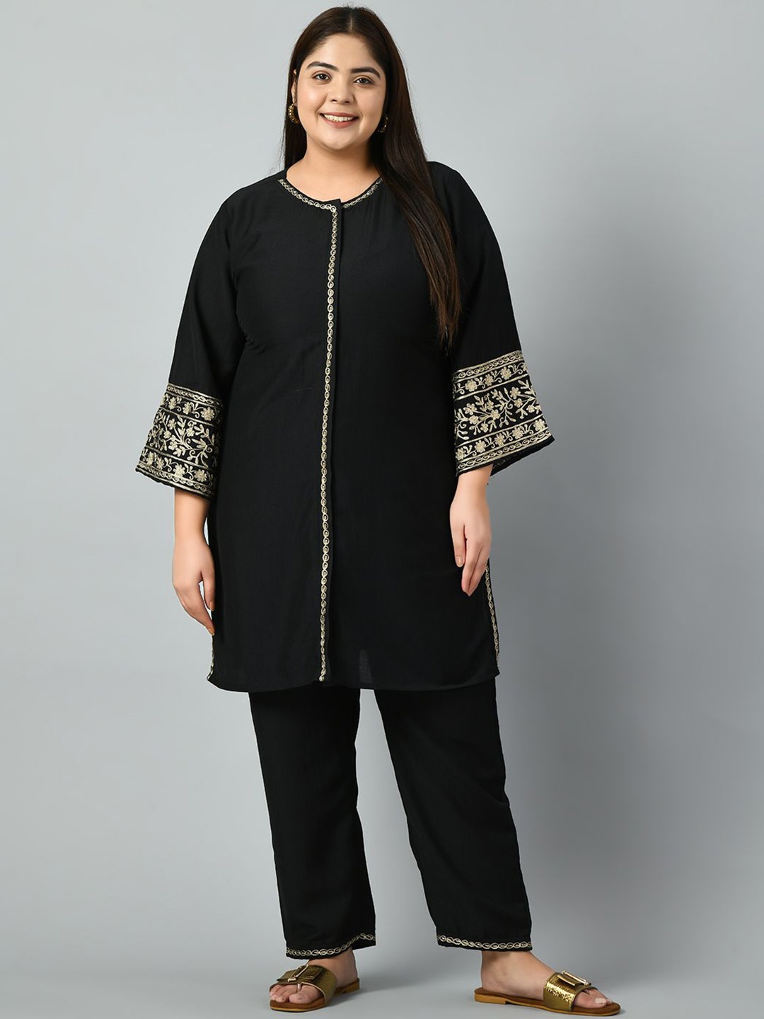 

PrettyPlus by Desinoor.com Plus Size Embroidered Flared Sleeves Tunic With Trousers, Black