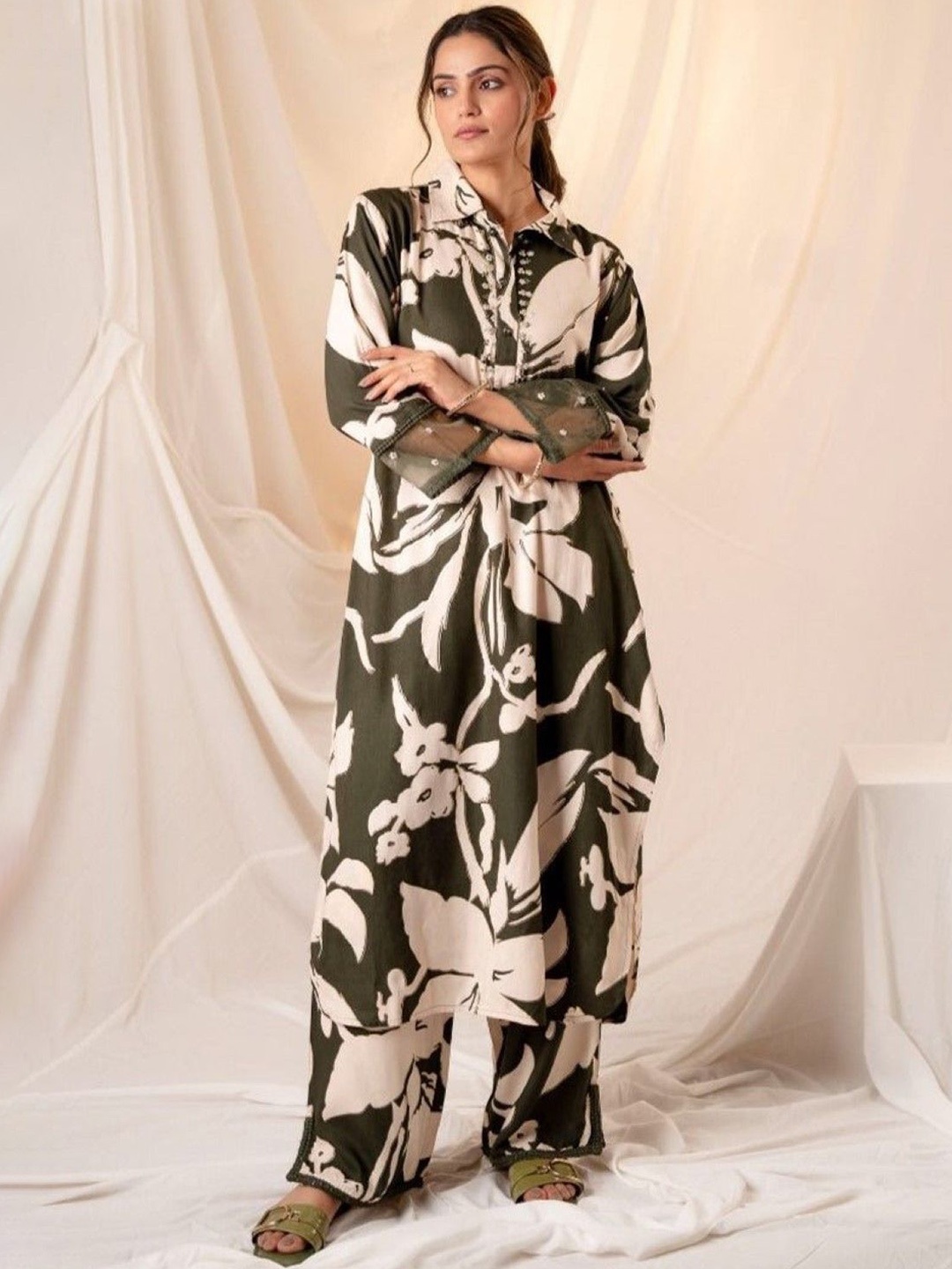 

AUTUMN LANE Floral Printed Shirt Collar Pure Cotton A-Line Kurta with Palazzos, Olive