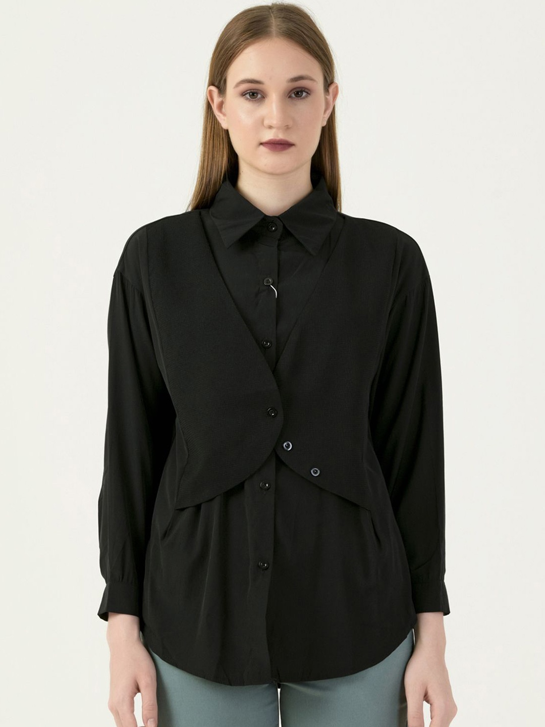 

Albion By CnM Women Spread Collar Solid Polycotton Casual Shirt, Black
